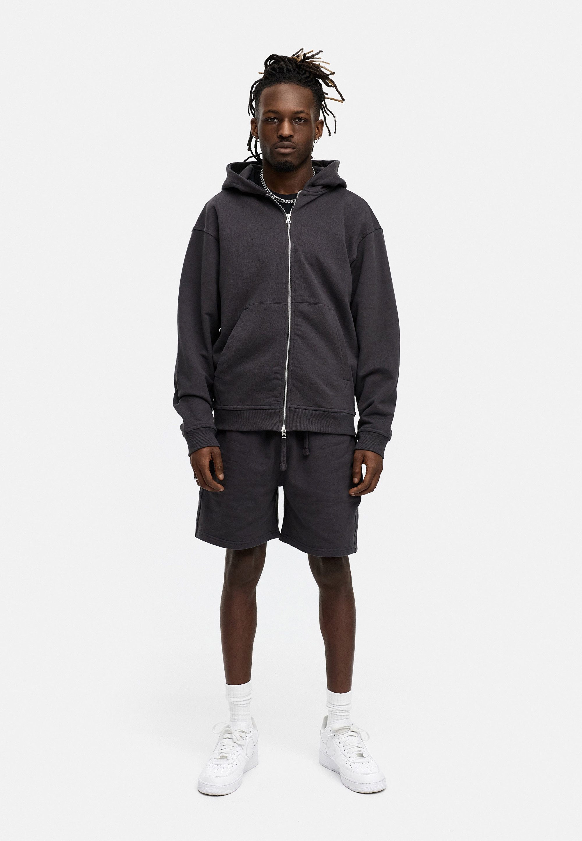 BEHYPE STUDIOS Kapuzensweatjacke IM OVERSIZE FIT, ZIPPER-HOODIE Herren Zip-Thru Sweatjacke Kapuzenpullover Kapuzen-Sweatshirt Sweater