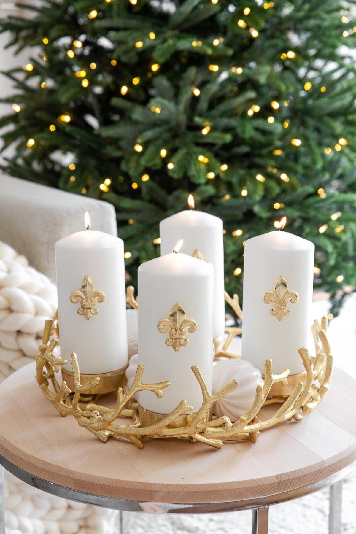 EDZARD Adventskranz 4 (30 für Kerzen cm) Porus, mit Adventsleuchter Gold-Optik, 6 als Tischdeko á Weihnachtsdeko als für vernickelt Ø Kerzenkranz cm, Stumpenkerzen, Kerzenhalter