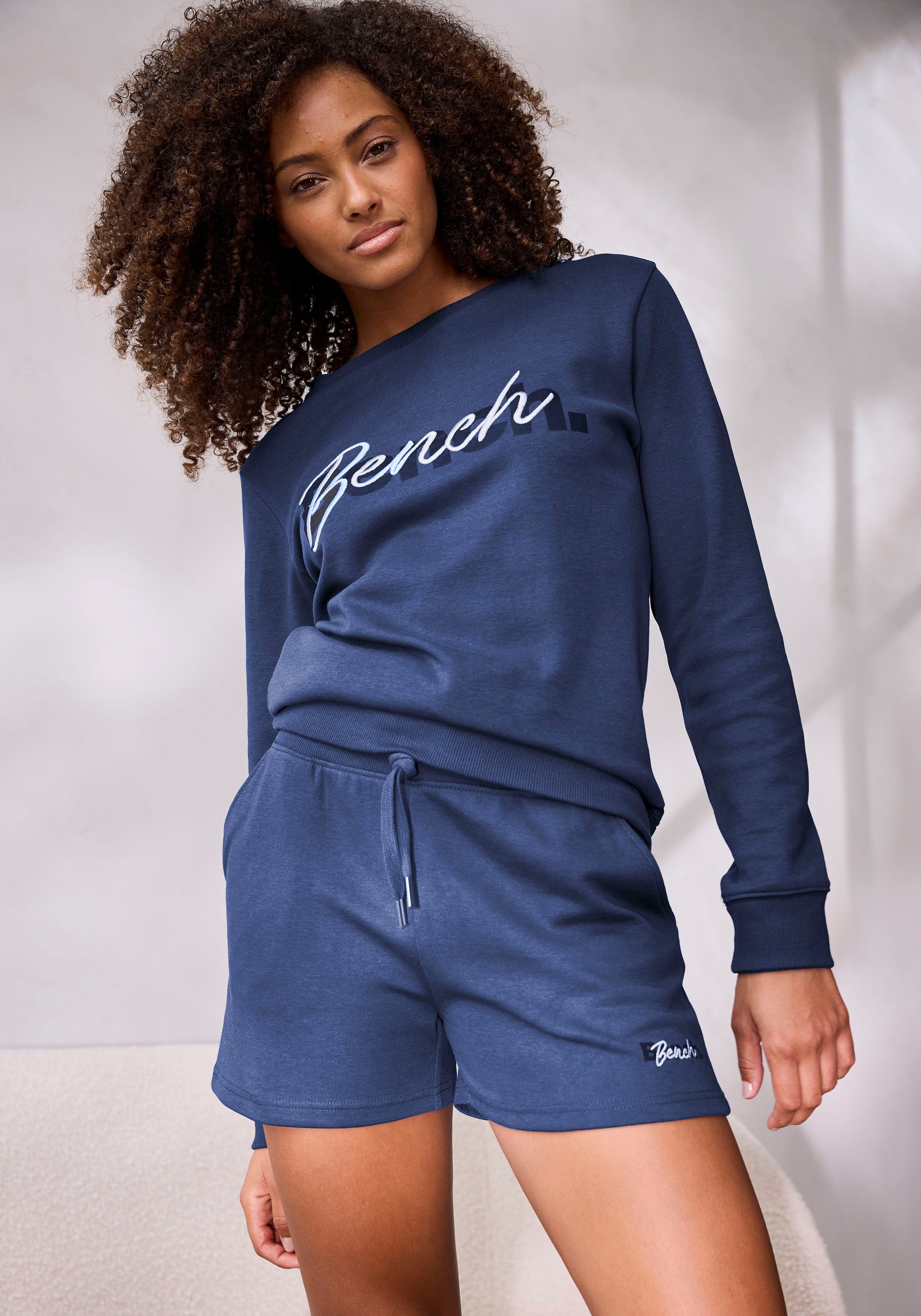 Bench. Loungewear Shorts mit Logodruck und Stickerei