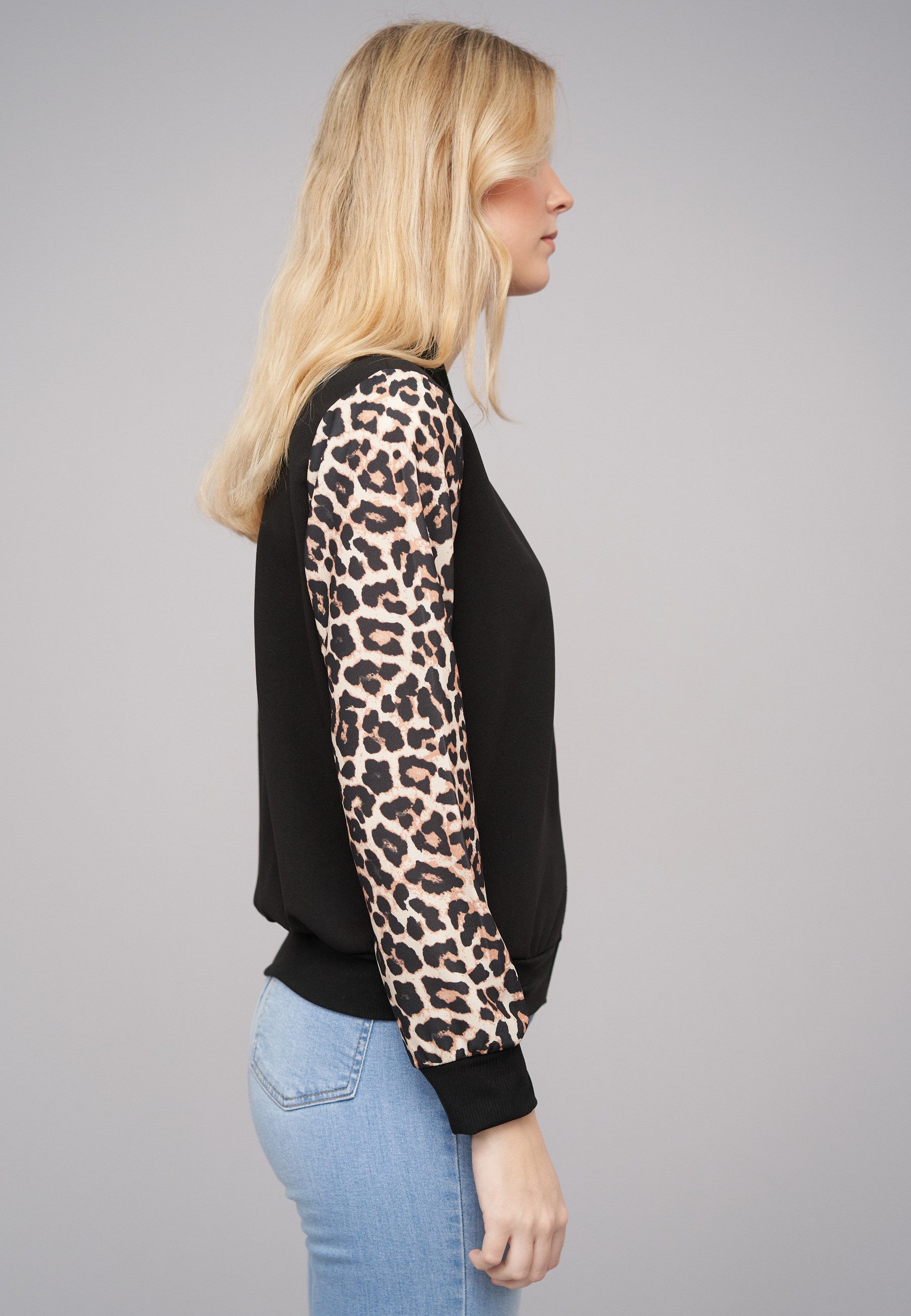 CLOUD 5IVE Bomberjacke CLOUD 5IVE Bomber Jacket 2-Tone Leo Sleeve Print (1-St)