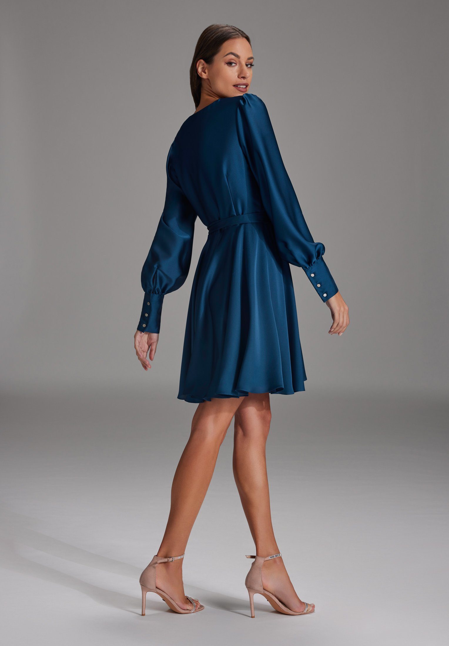 SWING Cocktailkleid Taillierter Schnitt mit ausgestelltem günstig online kaufen