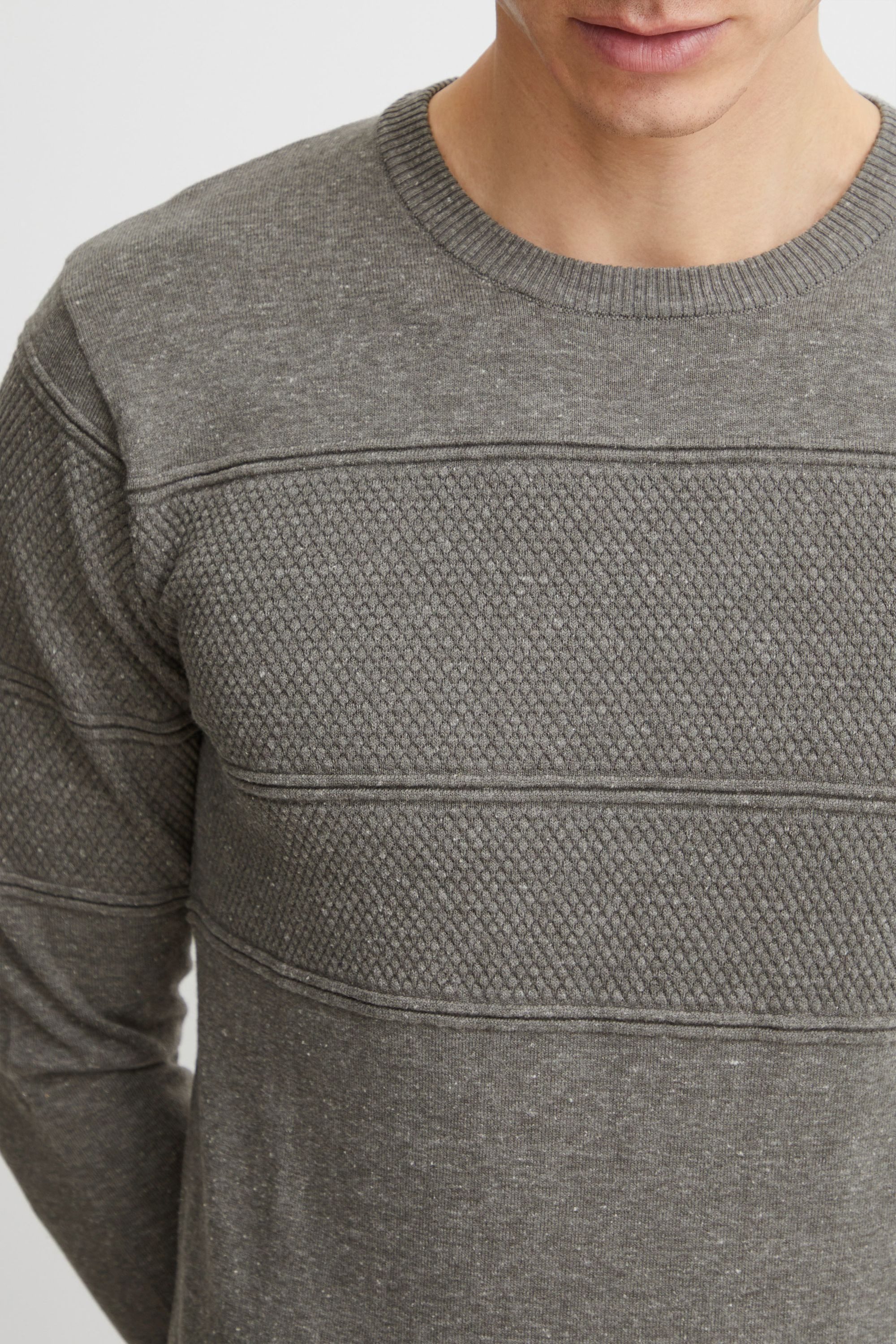 11 Project Strickpullover PRYannis Modischer Pullover