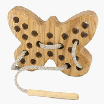 Lotes Toys Lernspielzeug Holz Fädelspiel Schmetterling (1-St), fördert die Feinmotorik und die Geduld.