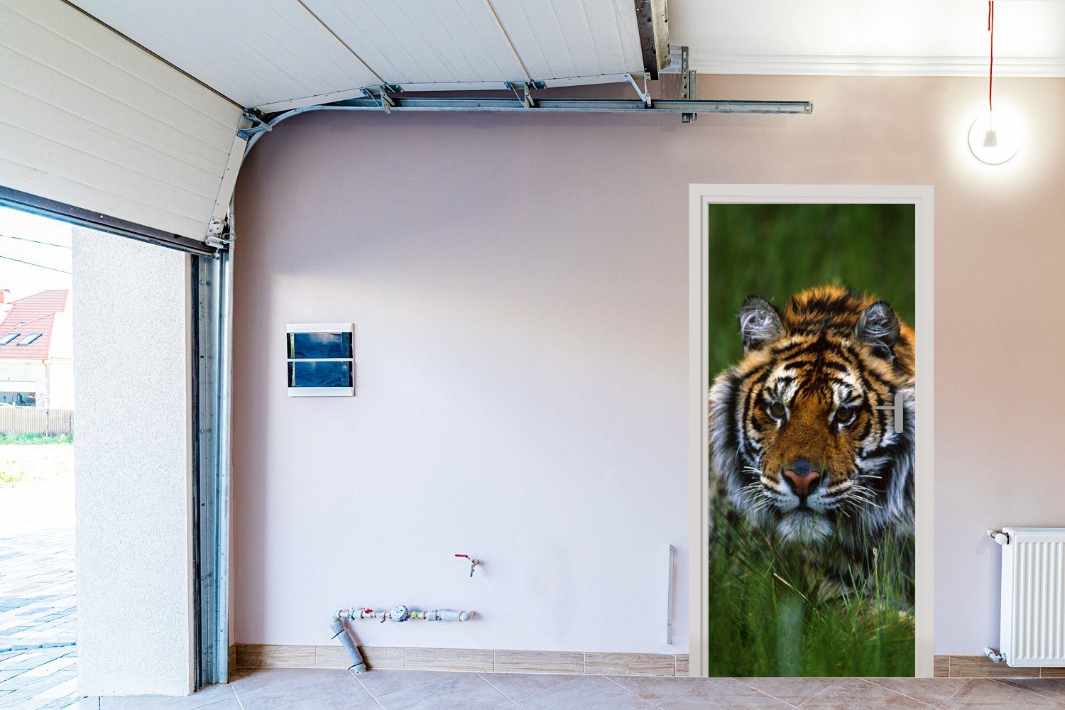 MuchoWow Türtapete Sibirischer Tiger Gras (1 versteckt, bedruckt, cm St), Matt, Türaufkleber, Fototapete für Tür, im 75x205