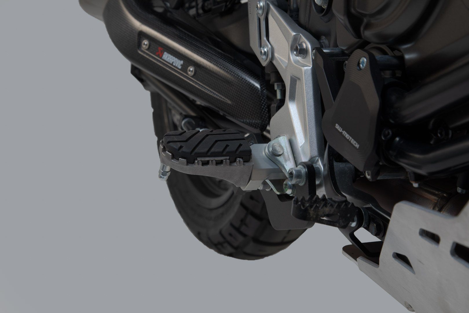 - Yamaha Motorrad-Additiv ION 700 Fußrasten-Kit Ténéré Modelle (19 SW-Motech