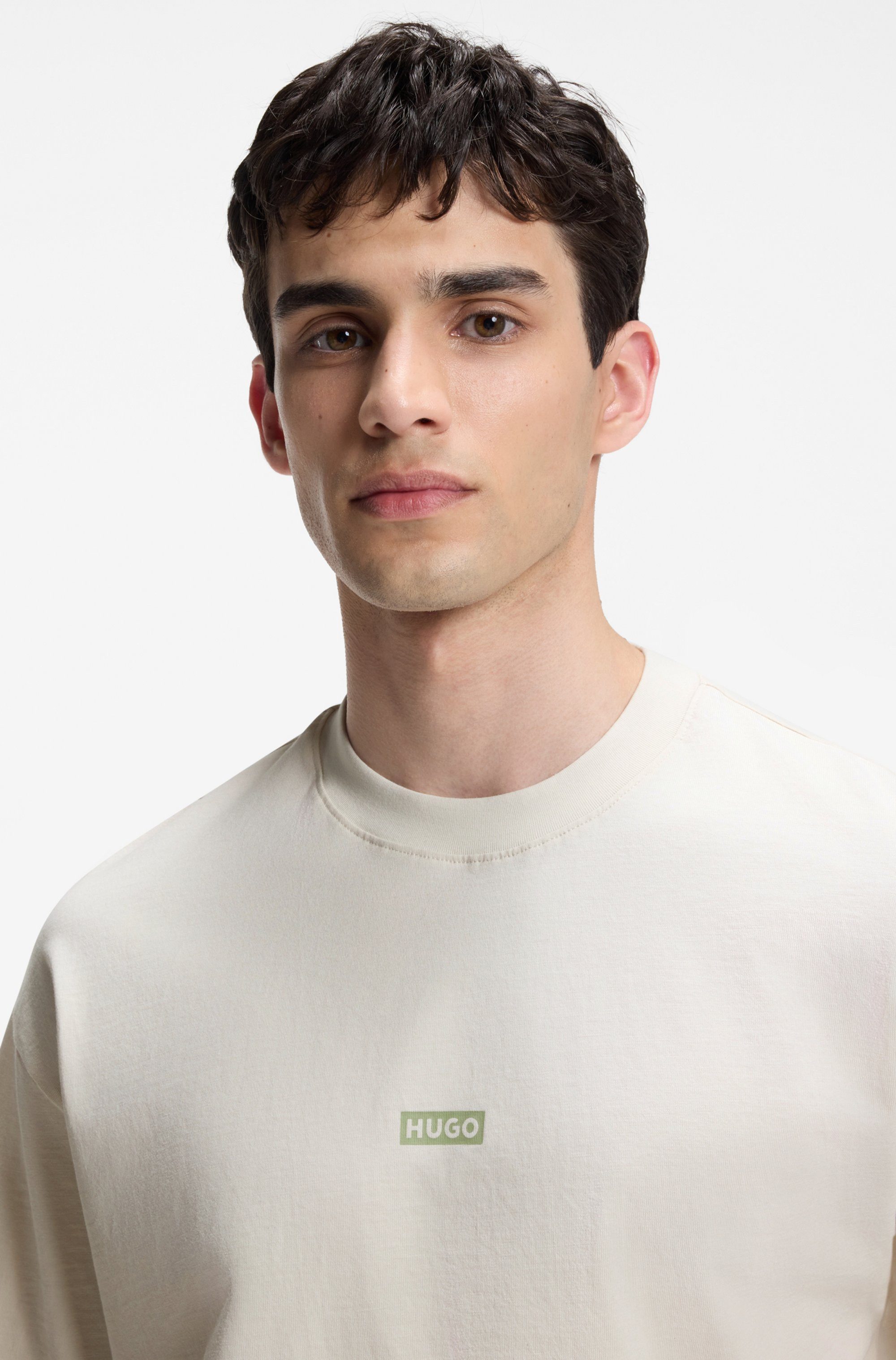HUGO T-Shirt Nalono_F mit Farbverlauf, Loose Fit, Rückendruck