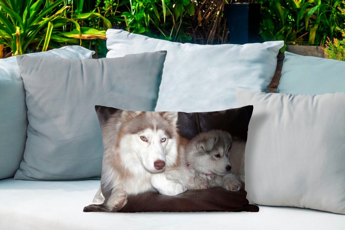 Dekokissen dem Sofa, kleinem Polyester, Hund mit Welpen Großer MuchoWow Kissenhülle auf Outdoor-Dekorationskissen, Dekokissenbezug,