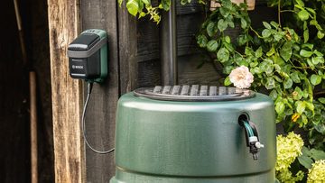 Bosch Home & Garden Akku-Gartenpumpe »GardenPump 18 Solo«, 2000 l/h max. Fördermenge, ohne Akku und Ladegerät