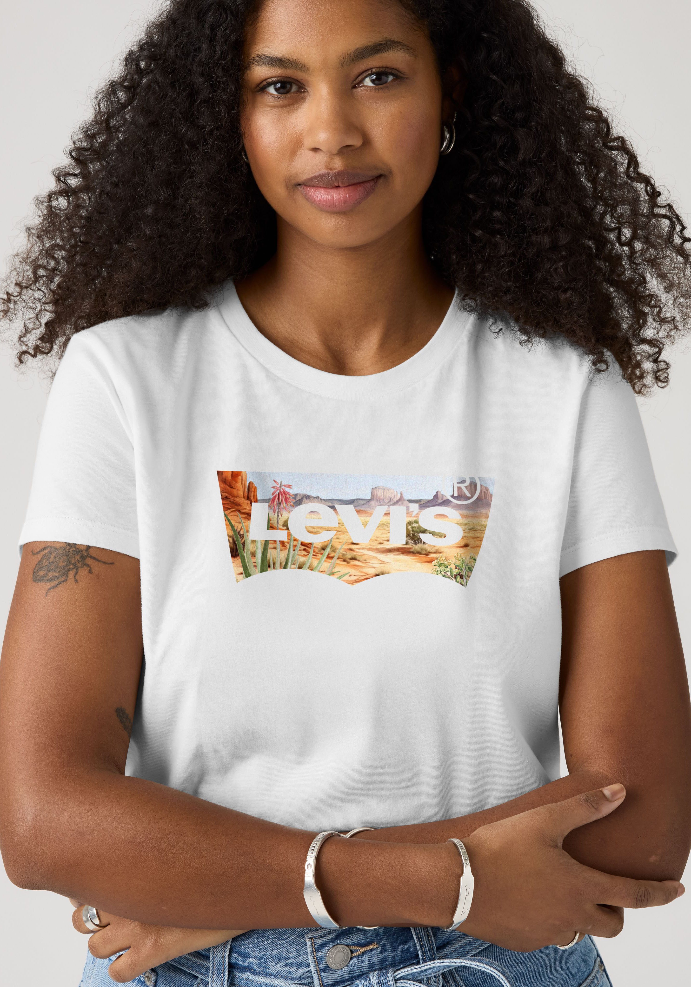 Levi's® Rundhalsshirt THE PERFECT TEE mit Logo im Metallic-Holo Print – Bild 4 von 5