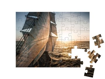 puzzleYOU Puzzle Alte Großsegel im abendlichen Gegenlicht, 48 Puzzleteile, puzzleYOU-Kollektionen Segelschiffe