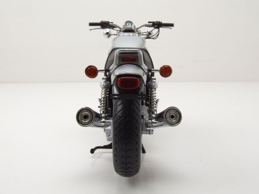 Minichamps Modellmotorrad Yamaha Vmax 1993 silber, Maßstab 1:12