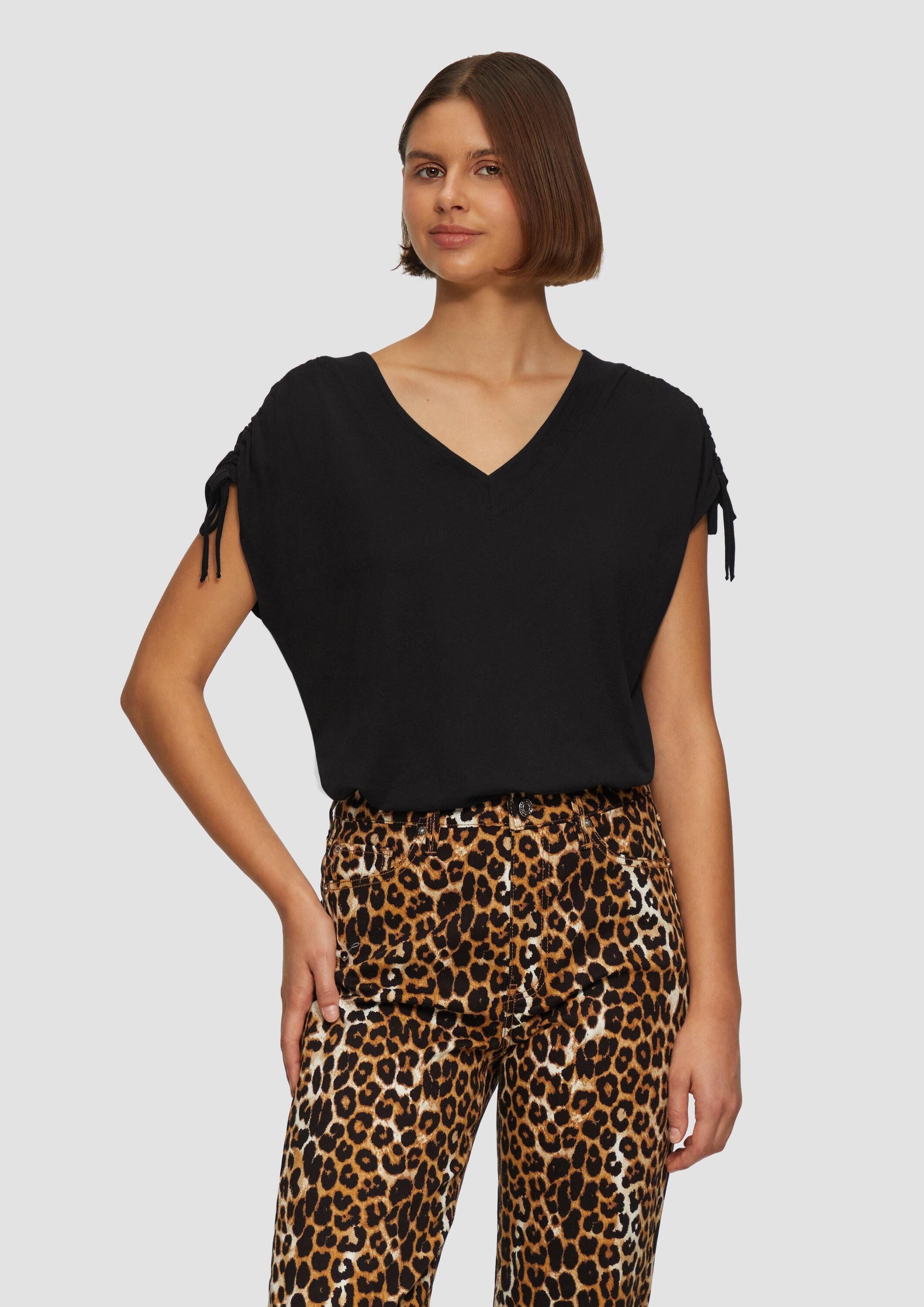 s.Oliver Kurzarmshirt T-Shirt V-Neck Shirt mit Raffung an den Schultern