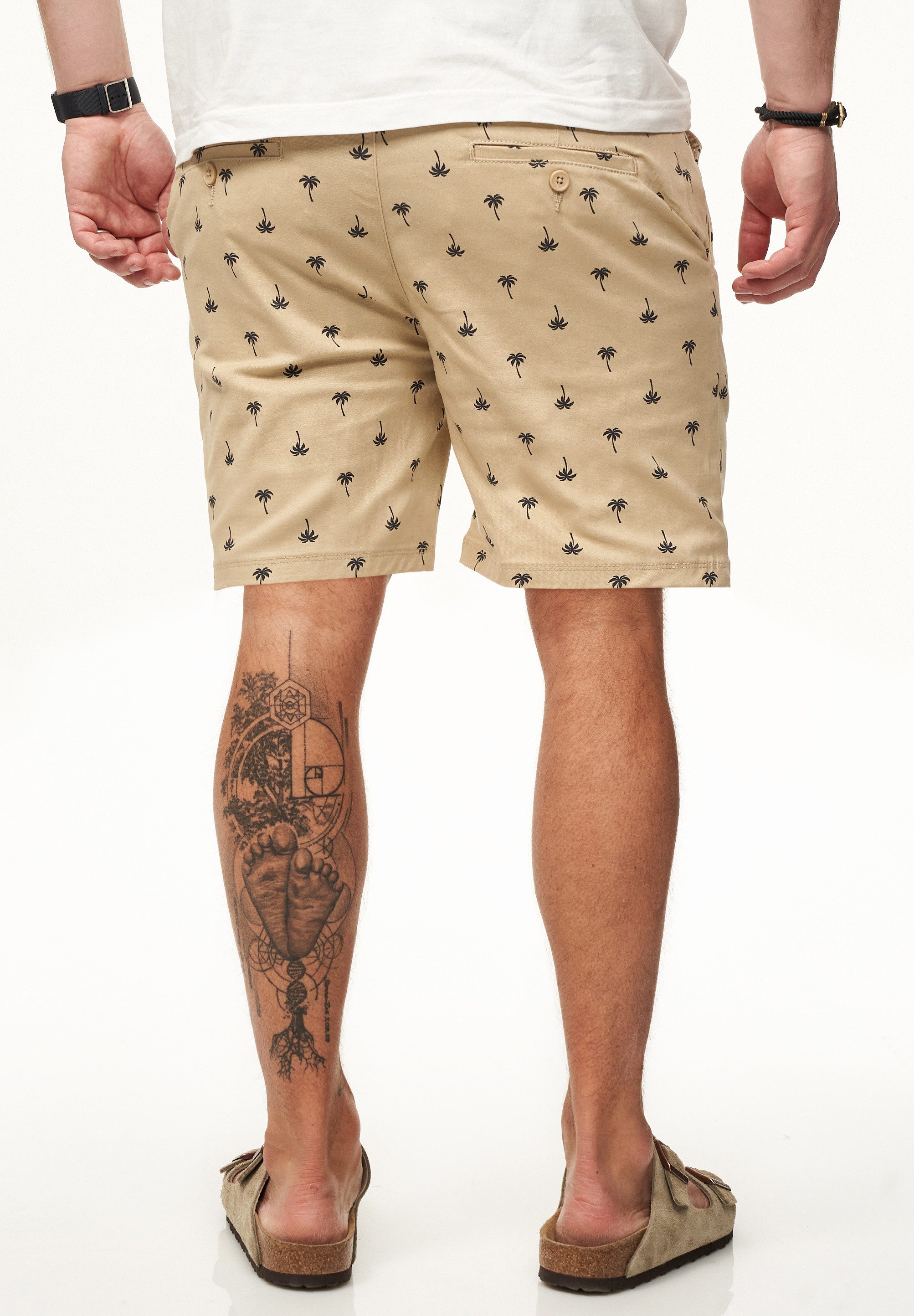 behype Chinoshorts Kurze Hose mit Palmenmuster & Gürtel im Regular-Fit Sommer-Shorts Bermuda mit Stretchanteil für Herren – Bild 5 von 5