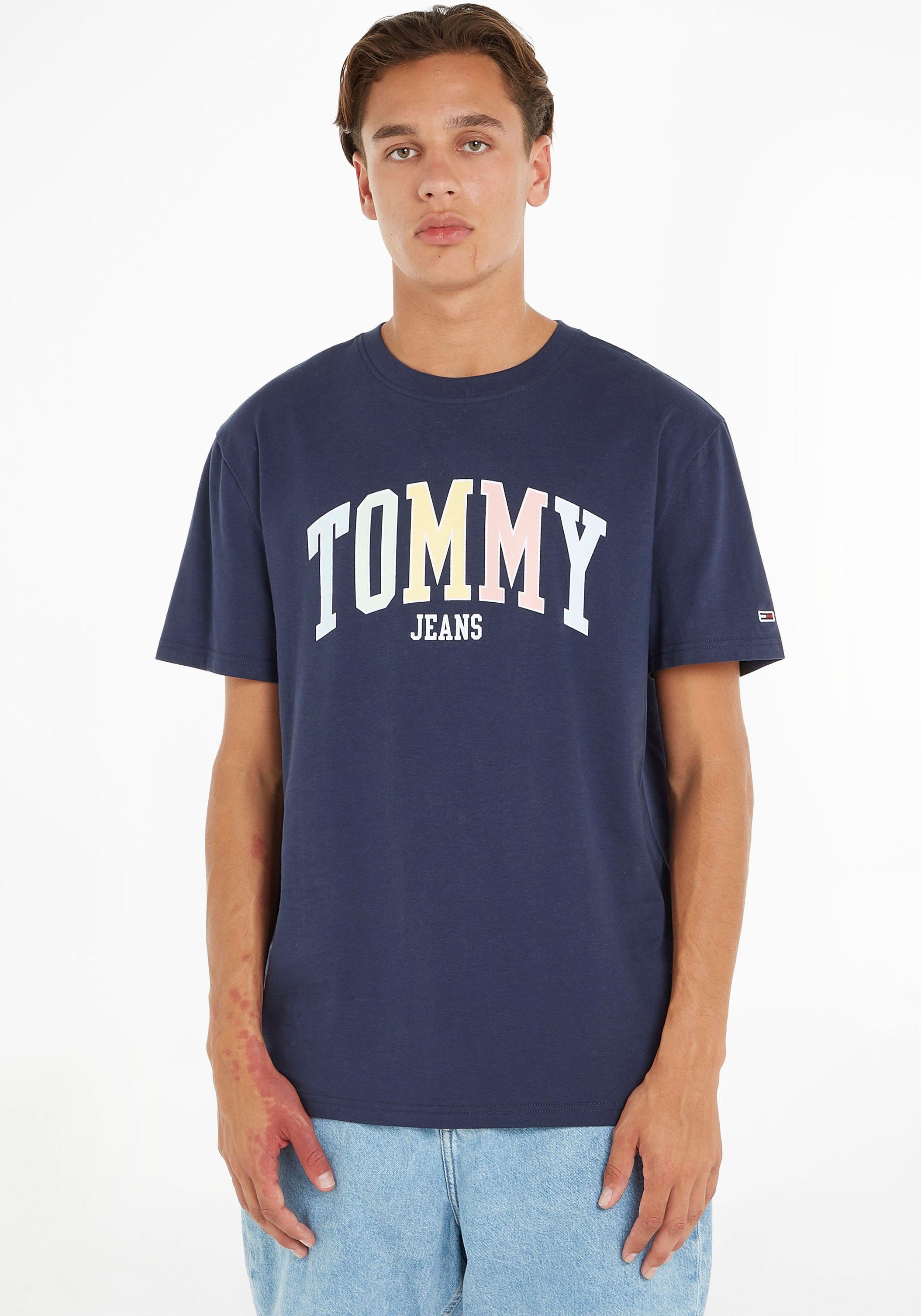 Tommy Jeans T-Shirt CLSC TwilightNavy POP TJM COLLEGE TOMMY großem TEE mit Logo-Frontmotiv