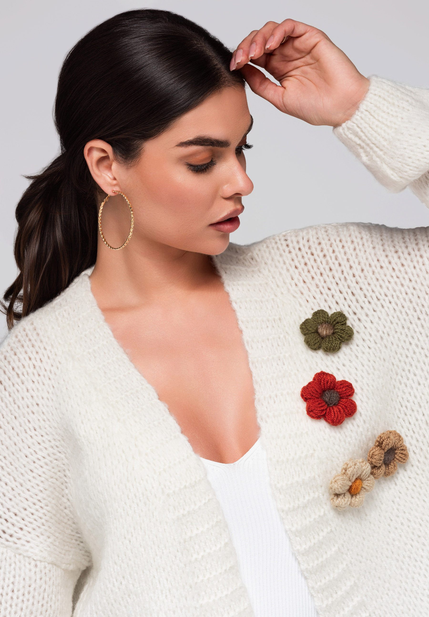 OMBRE Strickpullover Strickjacke mit gehäkelten Blumen