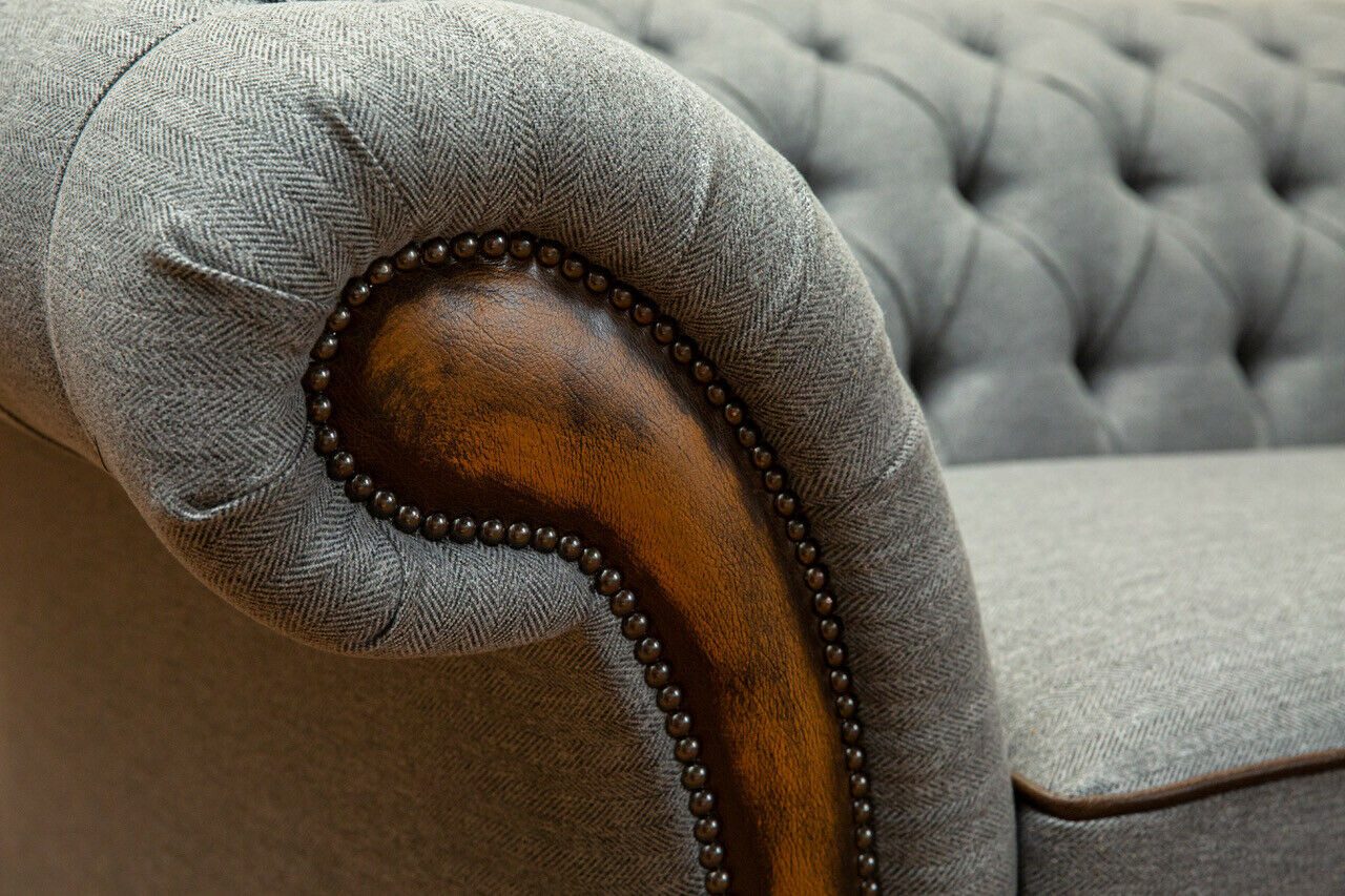 Xlmoebel Chesterfield-Sofa Chesterfield Sofa in Grau mit hochwertigem Polsterdesign, Hergestellt in Europa