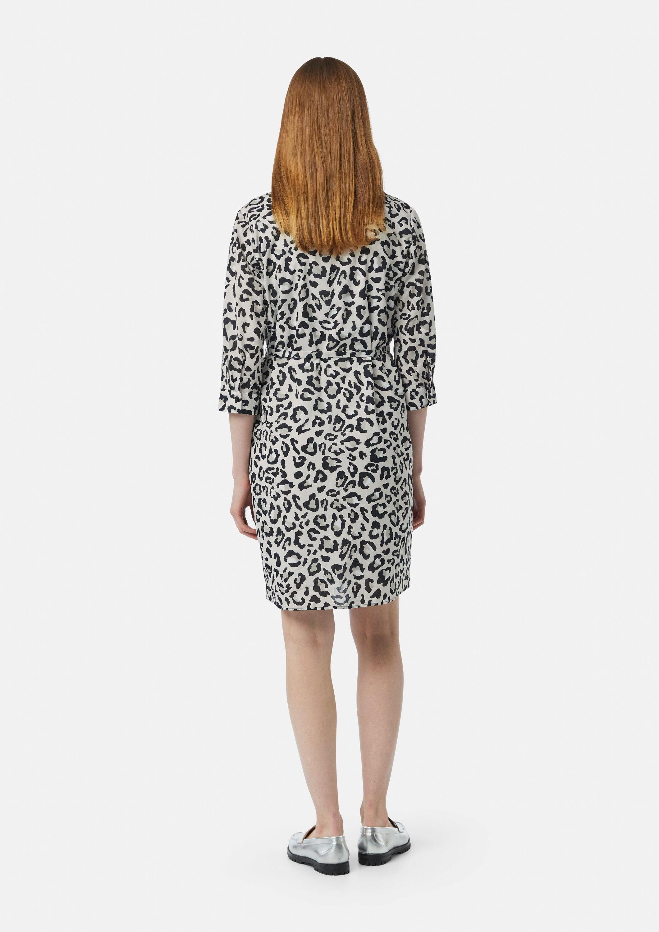 comma Minikleid Kleid Hemdblusen-Kleid mit Leo-Print und Eingrifftaschen