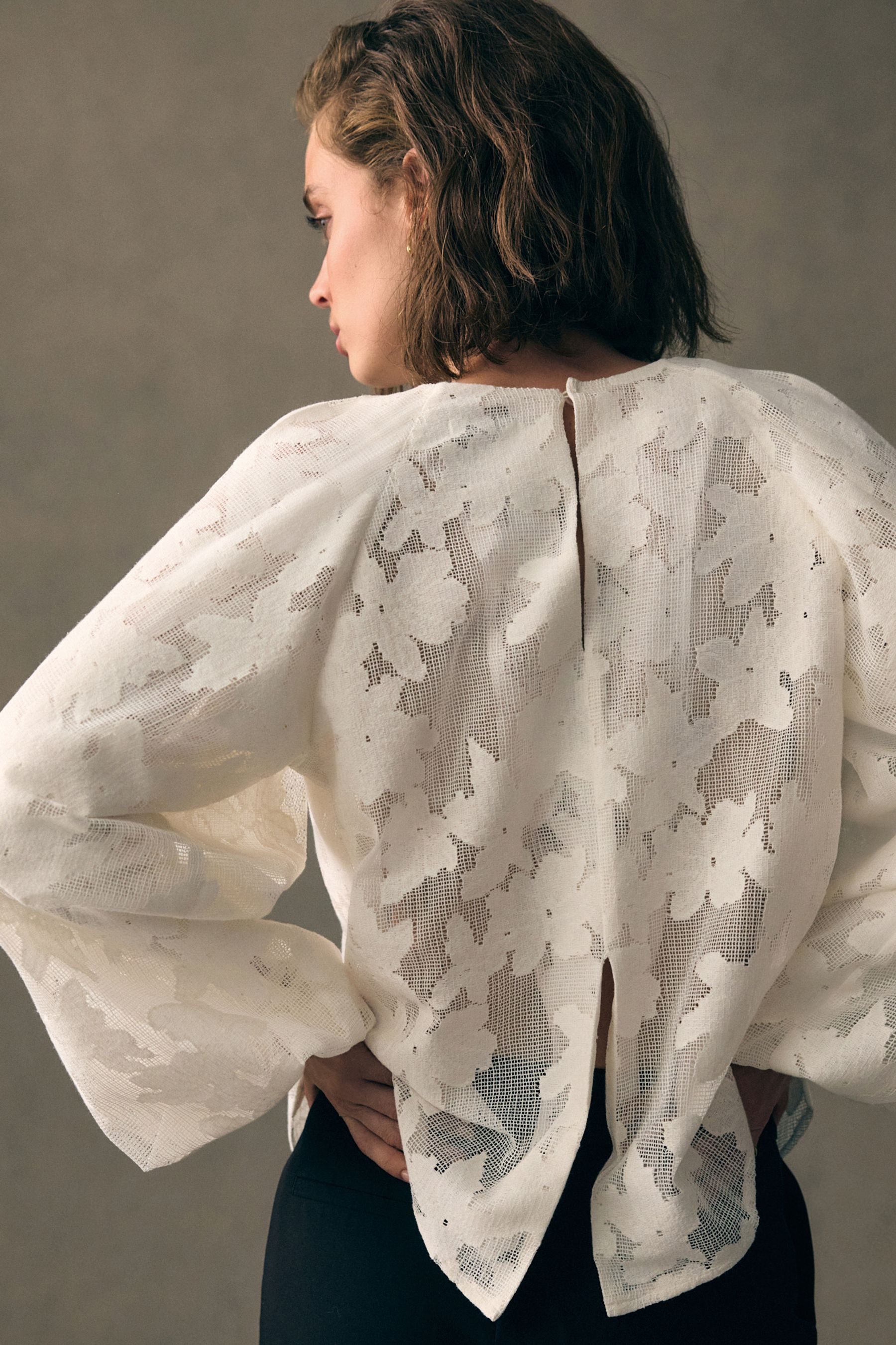 Next Blusenshirt Mesh-Bluse mit Volumenärmeln und Blumenmuster (1-tlg) günstig online kaufen