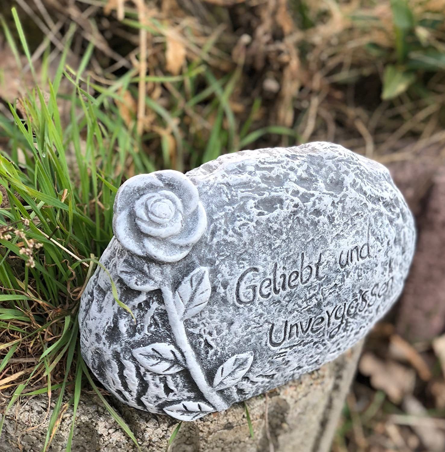Stone and Style Gartenfigur Frostfester Grabschmuck Grabstein "Geliebt und unvergessen"