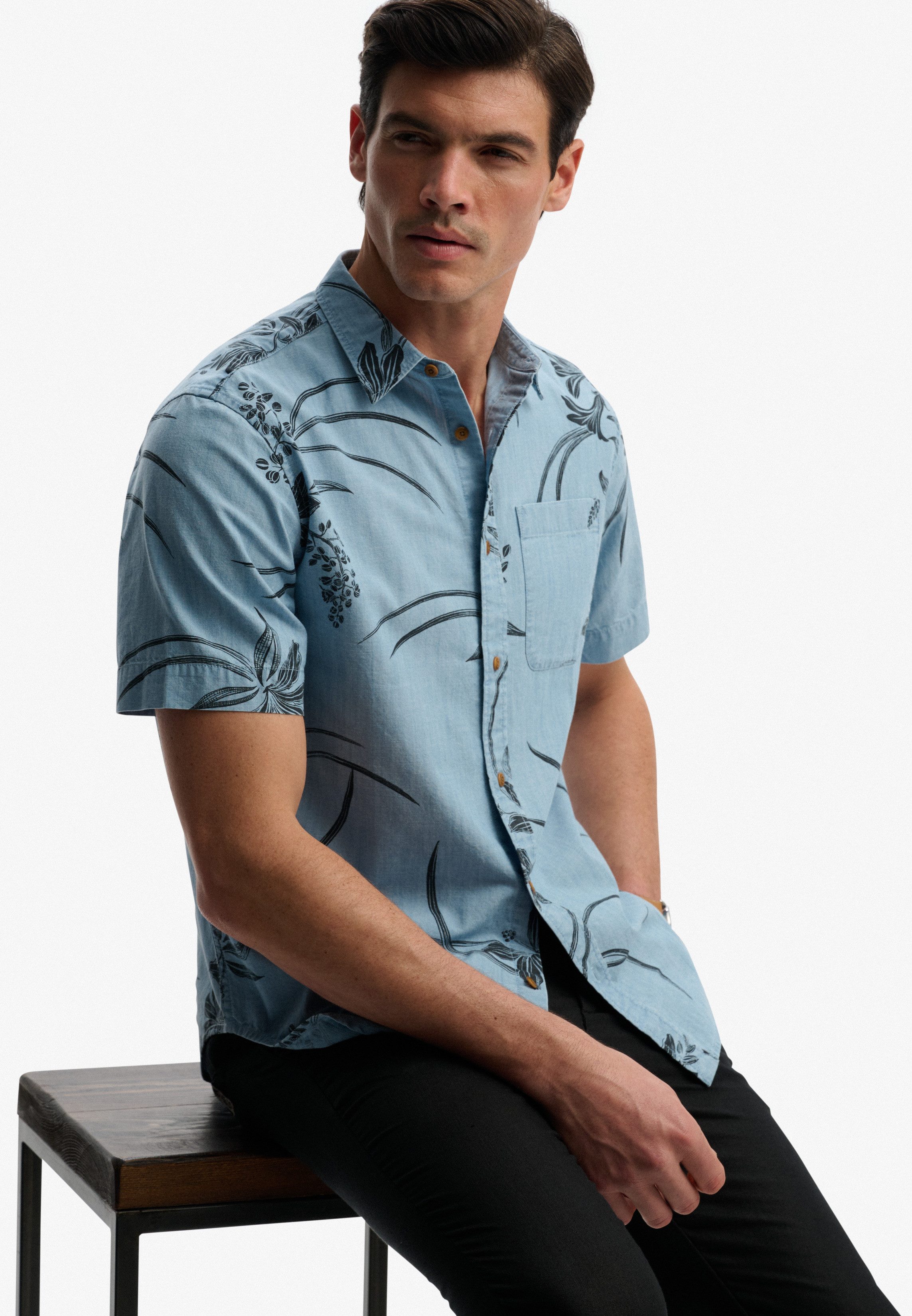 Superdry Kurzarmhemd VINTAGE LOOM S/S SHIRT mit sommerlich coolem Hawaii-Blumen-Print