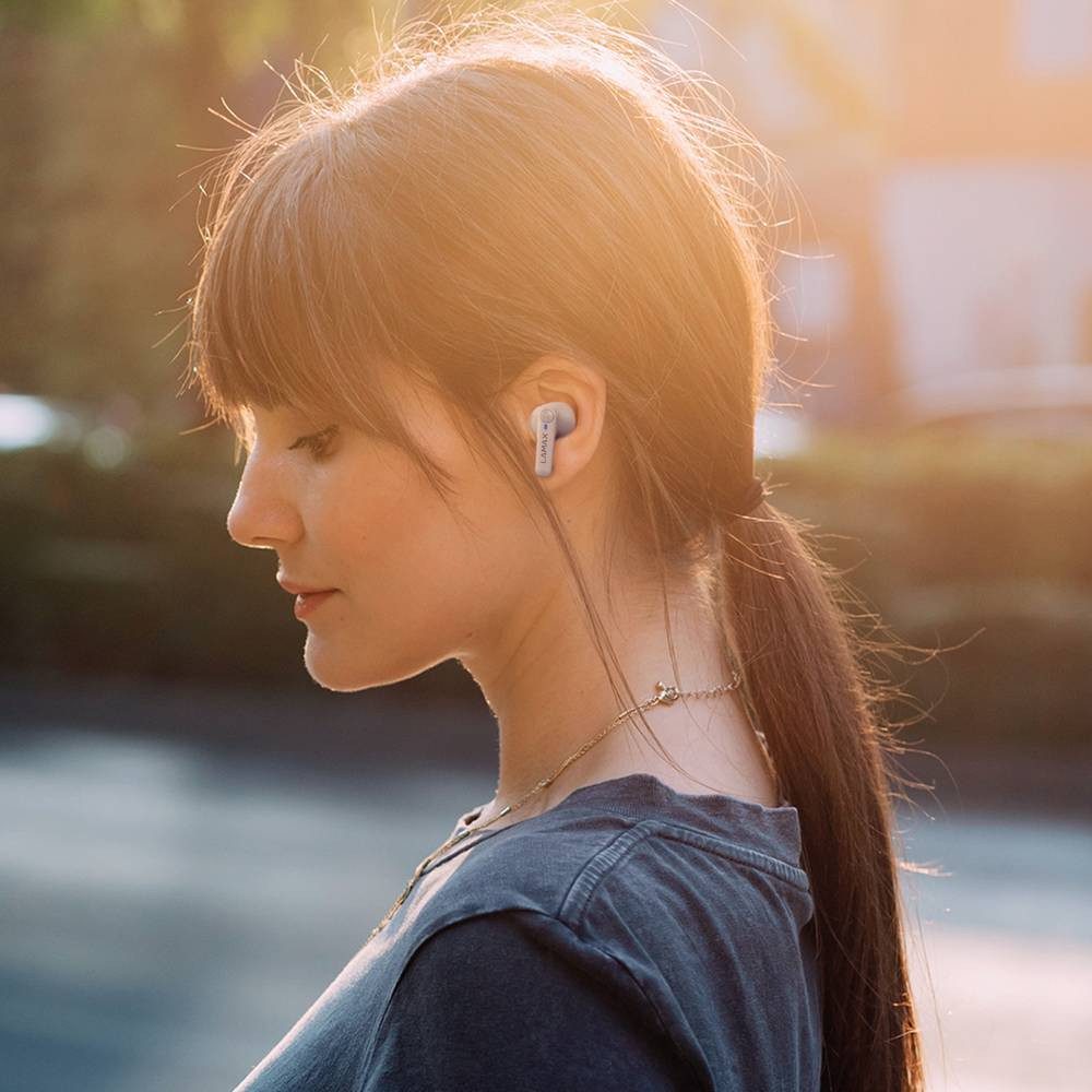 LAMAX White kabellose In-Ear-Kopfhörer, Bluetooth 5.3, Farbe7 Std Kopfhörer (Batterieladeanzeige, Ladecase, Lautstärkeregelung, Schweißresistent)