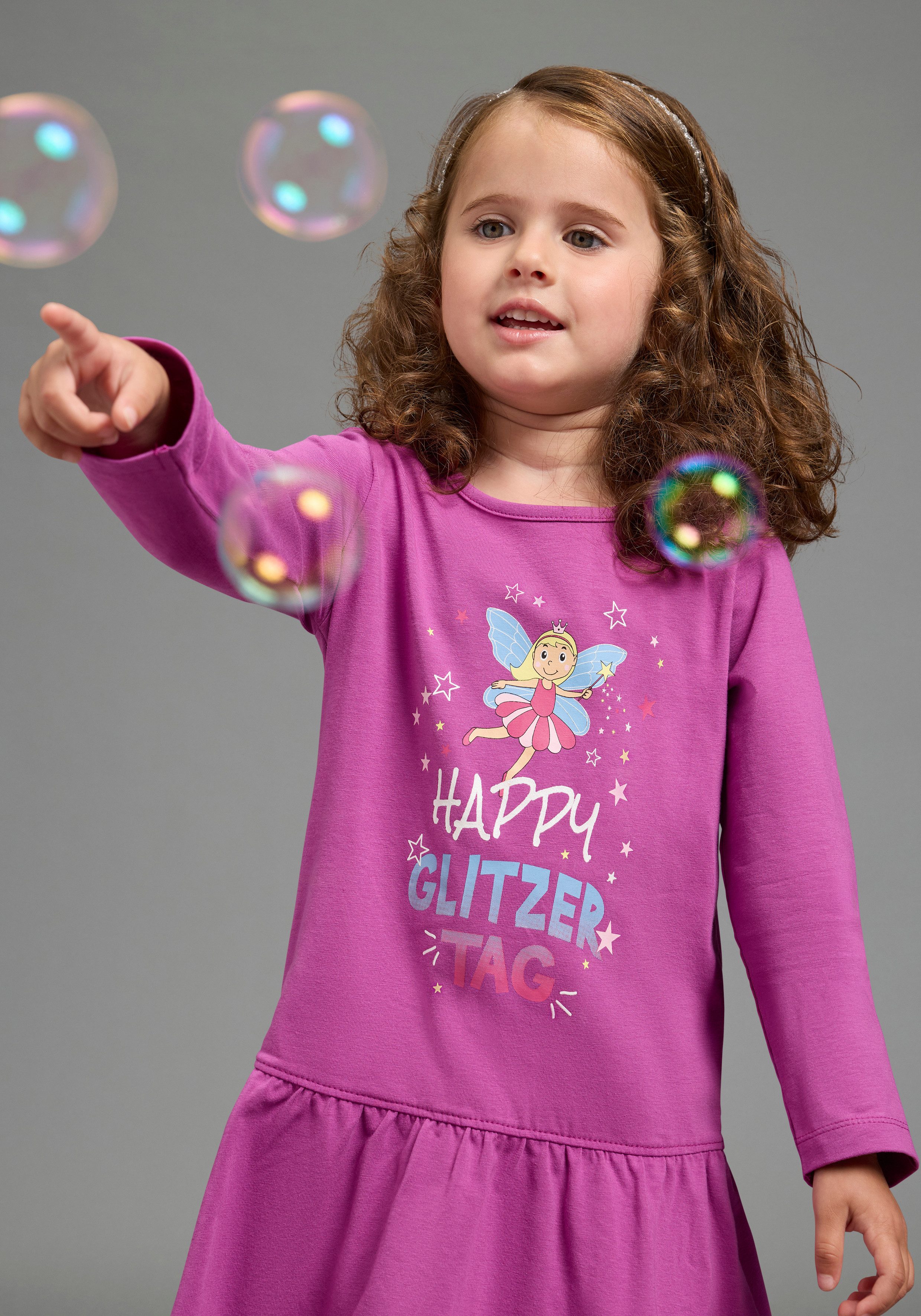 KIDSWORLD Jerseykleid HAPPY GLITZER TAG kniefreie Länge, verspielter Look, aus Baumwollmischung