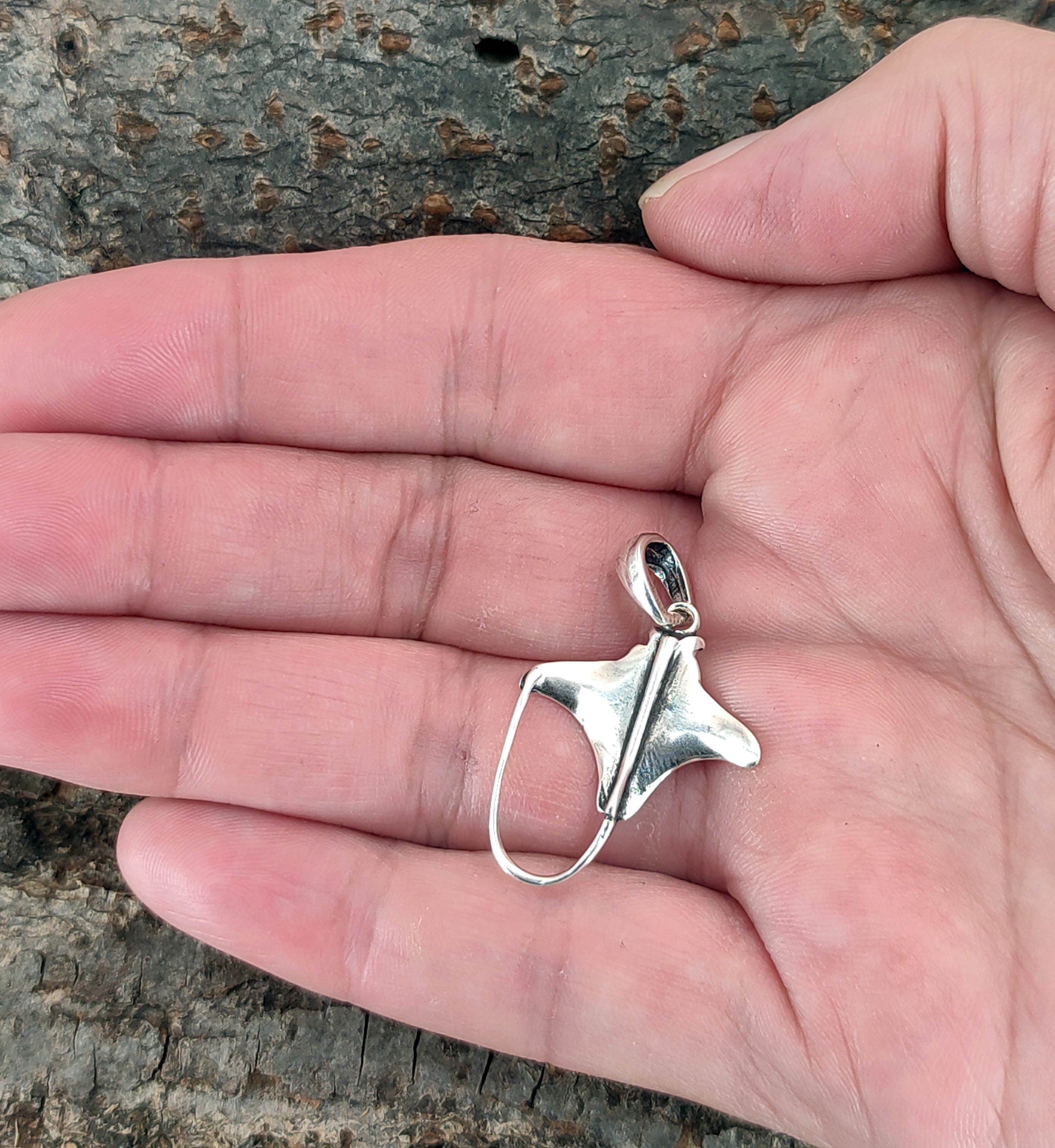 Kiss of Leather Kettenanhänger Rochen aus 925 Sterling Silber Stingray Stachel Manta