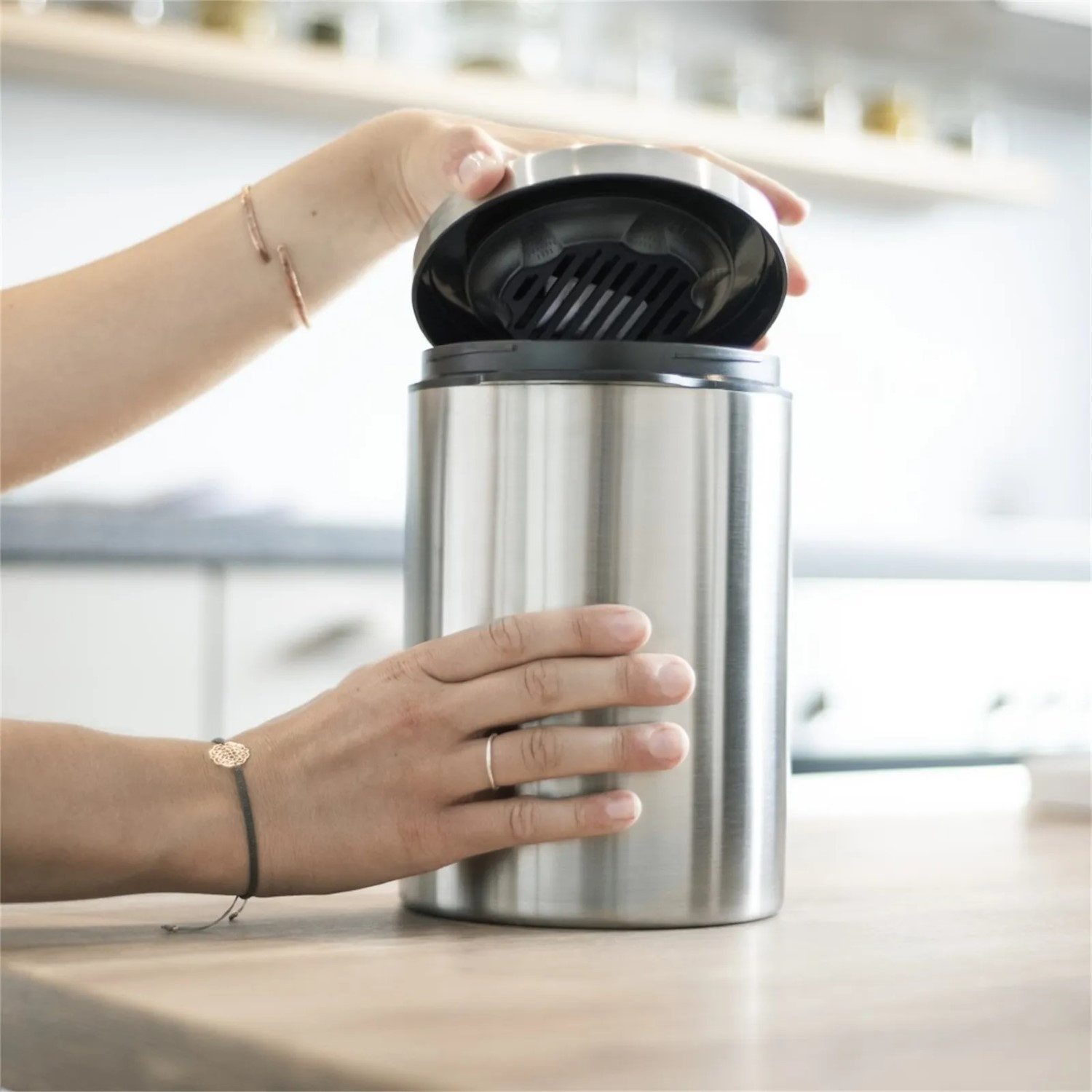 Xavax Kaffeedose Kaffeedose Edelstahl 1kg Luftdicht Behälter Silber, Edelstahl, (1x Vorratsbehälter), Vorratsdose Behälter Dose für Kaffeebohnen Kaffeepulver Lebensmittel