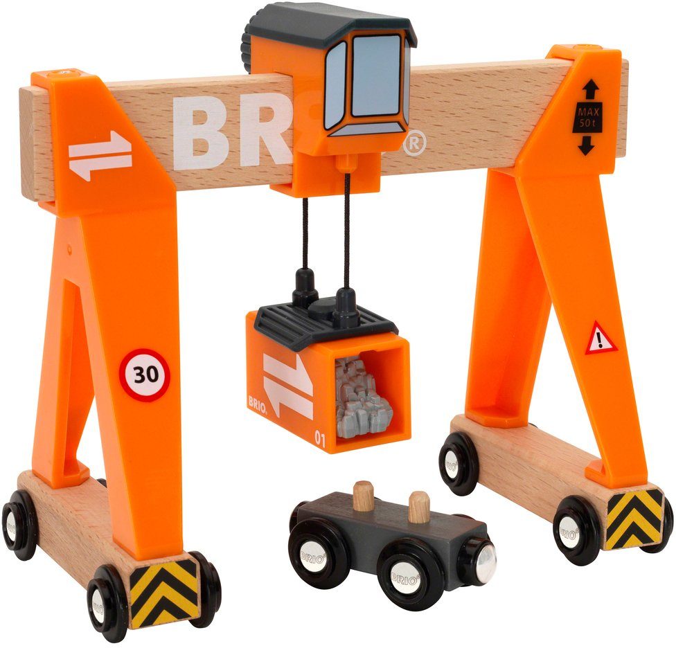 BRIO® Spielzeugeisenbahn-Erweiterung BRIO® WORLD, Container-Verladekran, FSC®- schützt Wald - weltweit