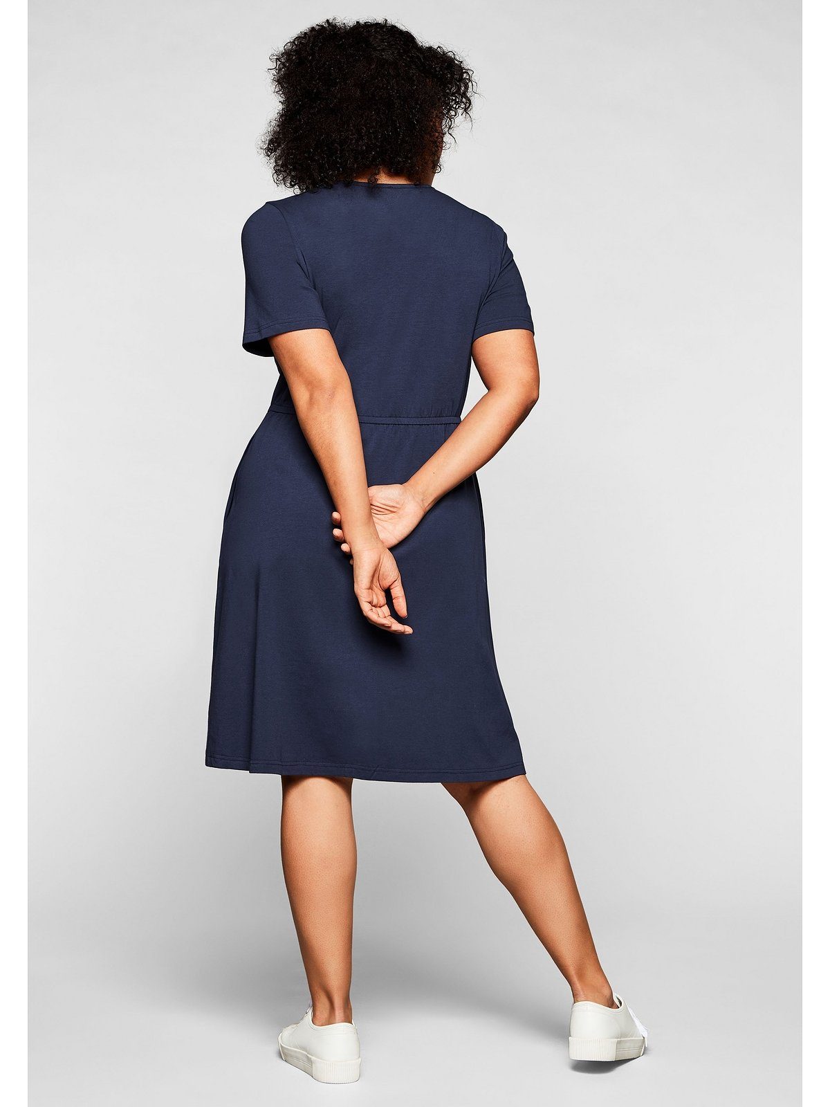 Sheego Jerseykleid Große Größen mit Cut-out am Ausschnitt