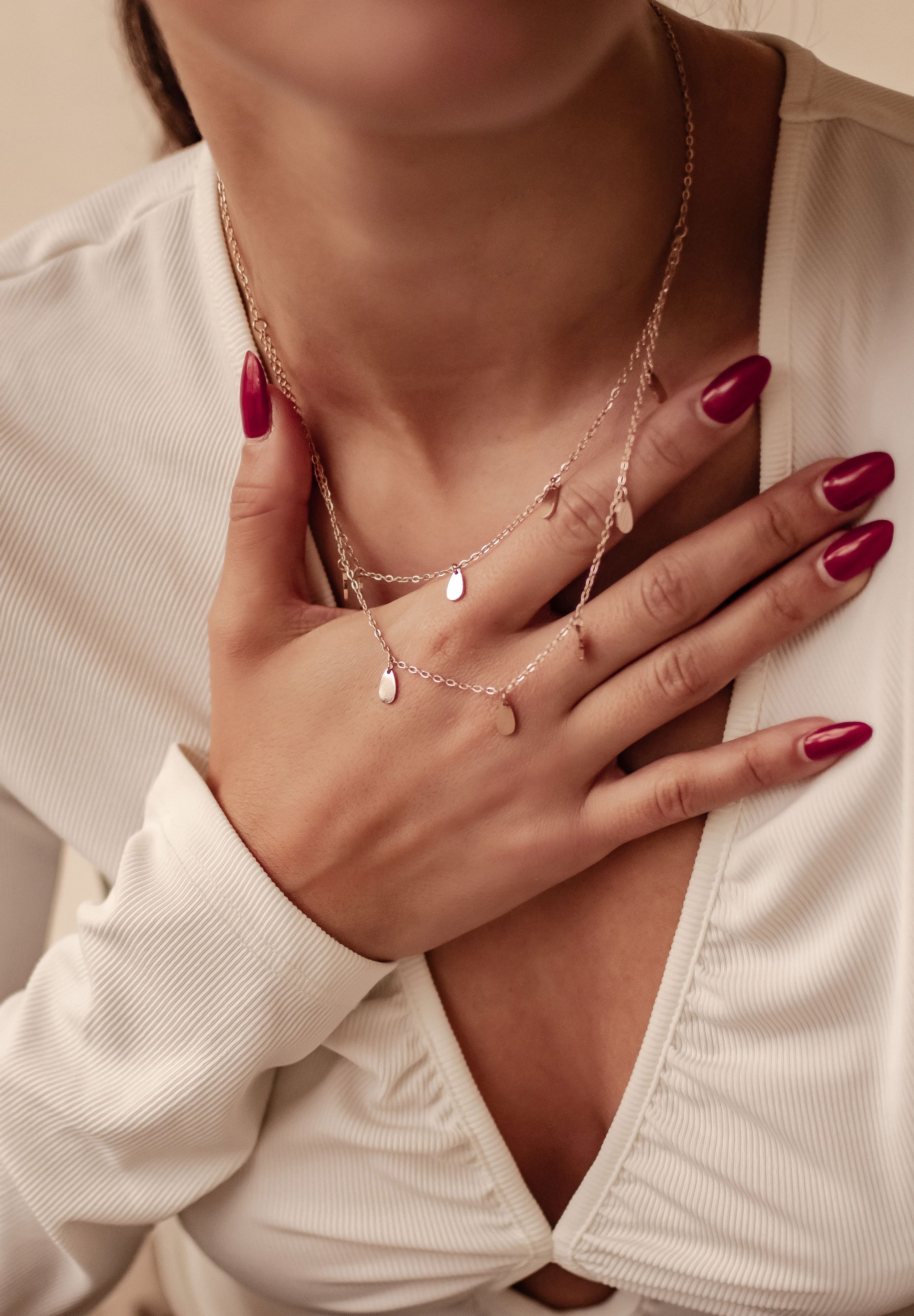 Hey Happiness Collier Mehrsträngig mit Tropfenanhängern, vergoldet, Schlichte Layer Edelstahl Damenkette Tropfen Charms