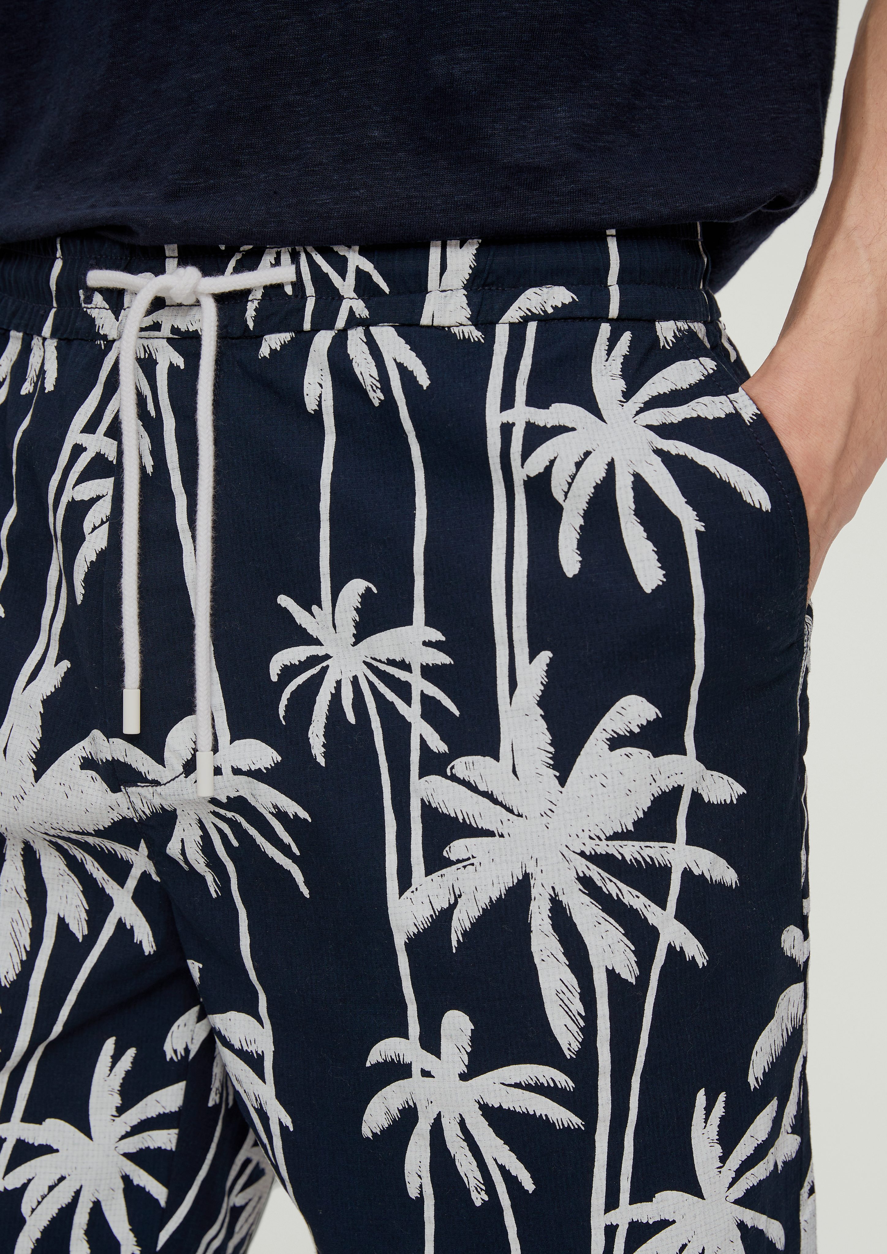 mit Jogger s.Oliver Relaxed: All-over-Print Bermudas navy Durchzugkordel