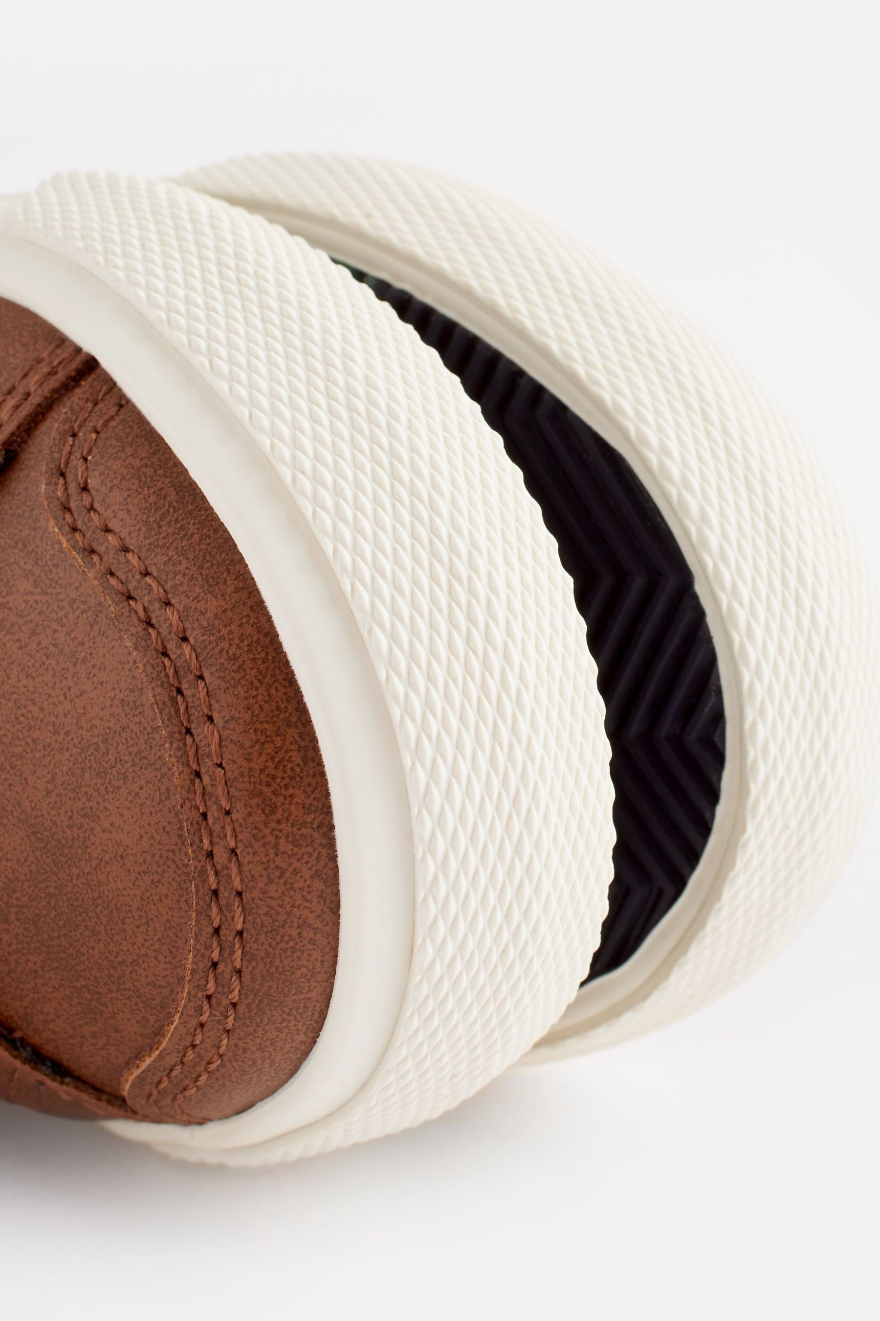 Next Schuhe mit Doppelklettverschluss, weite Passform Sneaker (1-tlg)