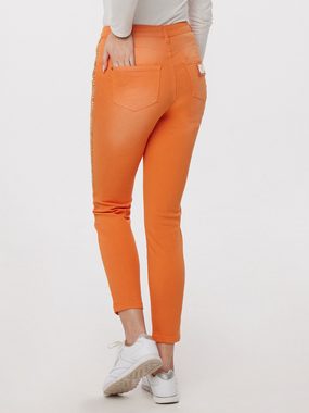 Sarah Kern Slim-fit-Jeans Coloured Denim Körpernah mit Schmuck- Spiegelnieten