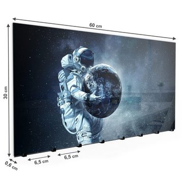 Primedeco Garderobenpaneel Magnetwand und Memoboard aus Glas Astronaut mit Erdplaneten