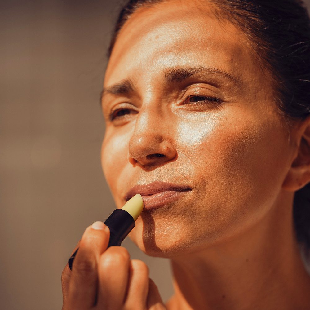 JUNGLÜCK Sonnenschutzpflege Hyaluron Lippenbalsam - SPF 50+, mit Bio Aloe Vera, 1-tlg., Schenkt dir leichte Pflege und schützt vor UV-Strahlung