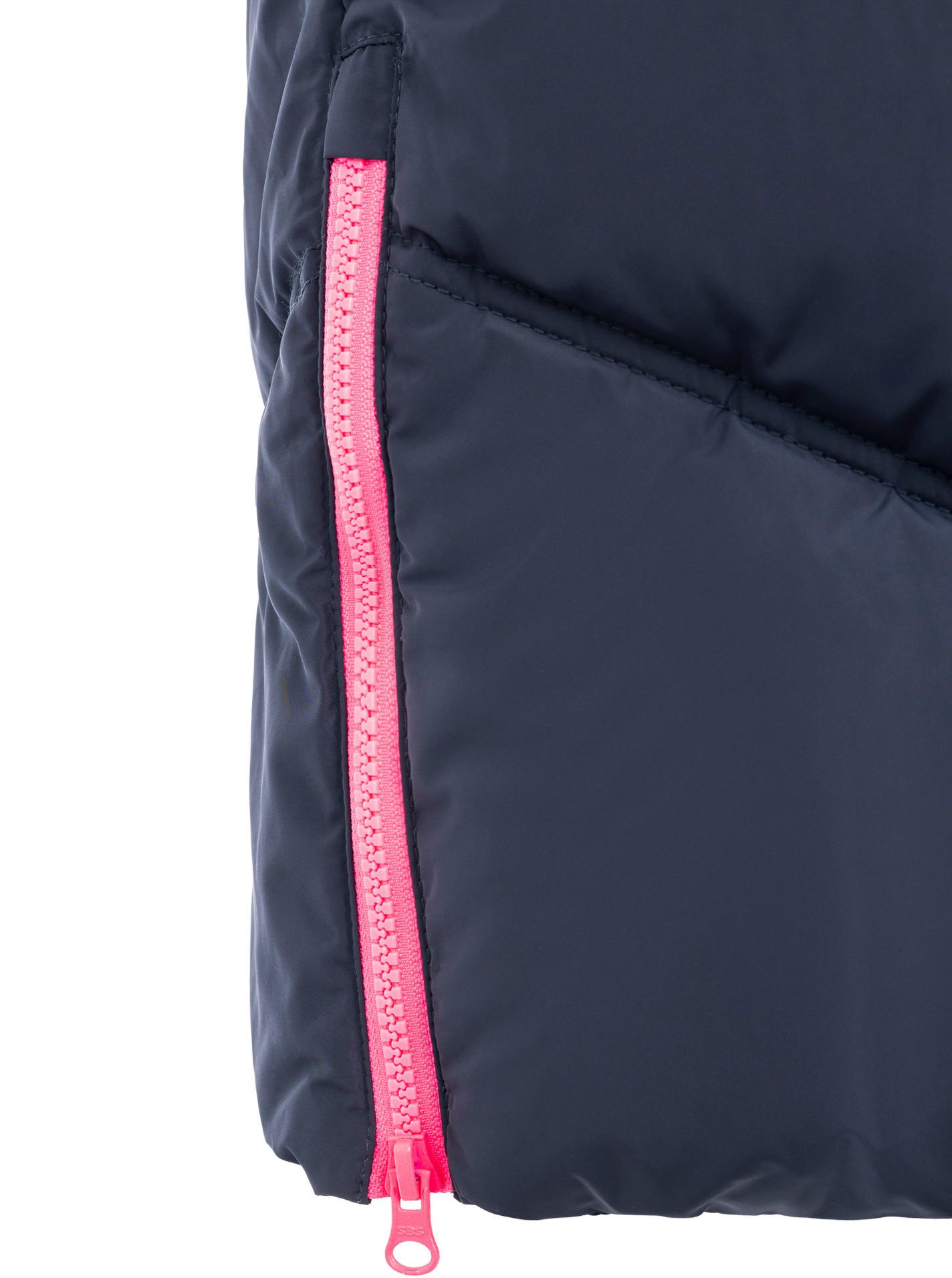 Zwillingsherz Steppweste "Heimatgefühl" Kapuze, Details, Zipper und Taschen – Bild 5 von 5
