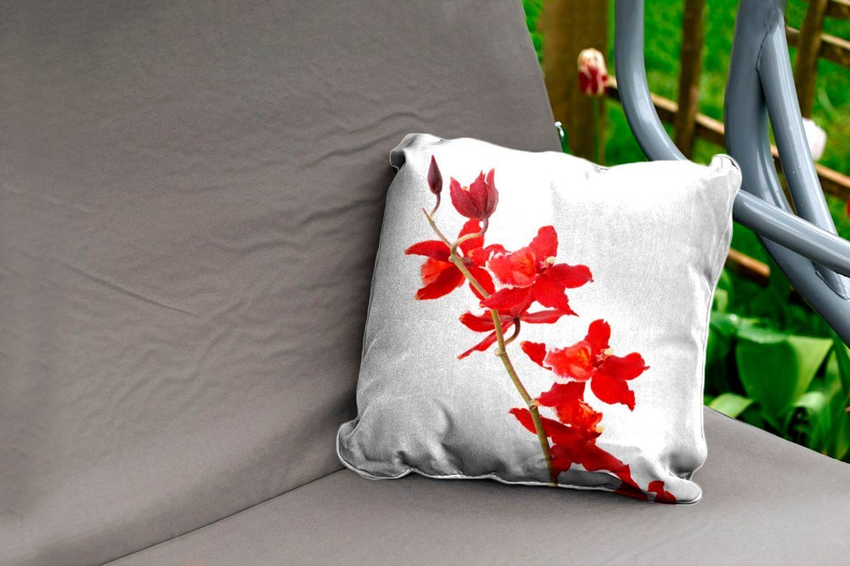 einem Kissenhülle, MuchoWow Dekokissen vor Outdoor Orchideen Rote Dekokissen, Kissenbezüge, Dekokissenbezug, Hintergrund, weißen