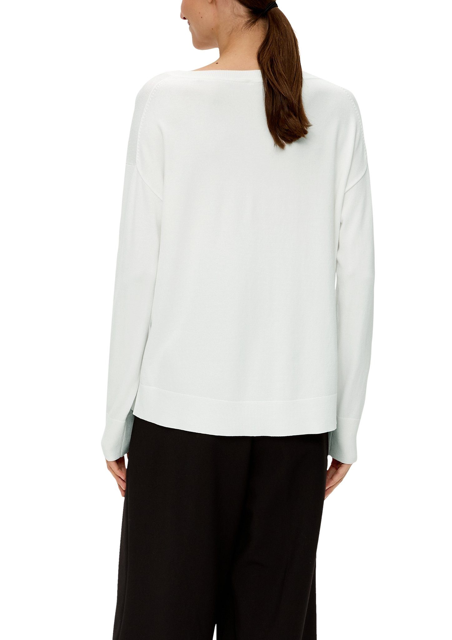 BLACK mit Drop-Shoulder Look LABEL white s.Oliver Longpullover