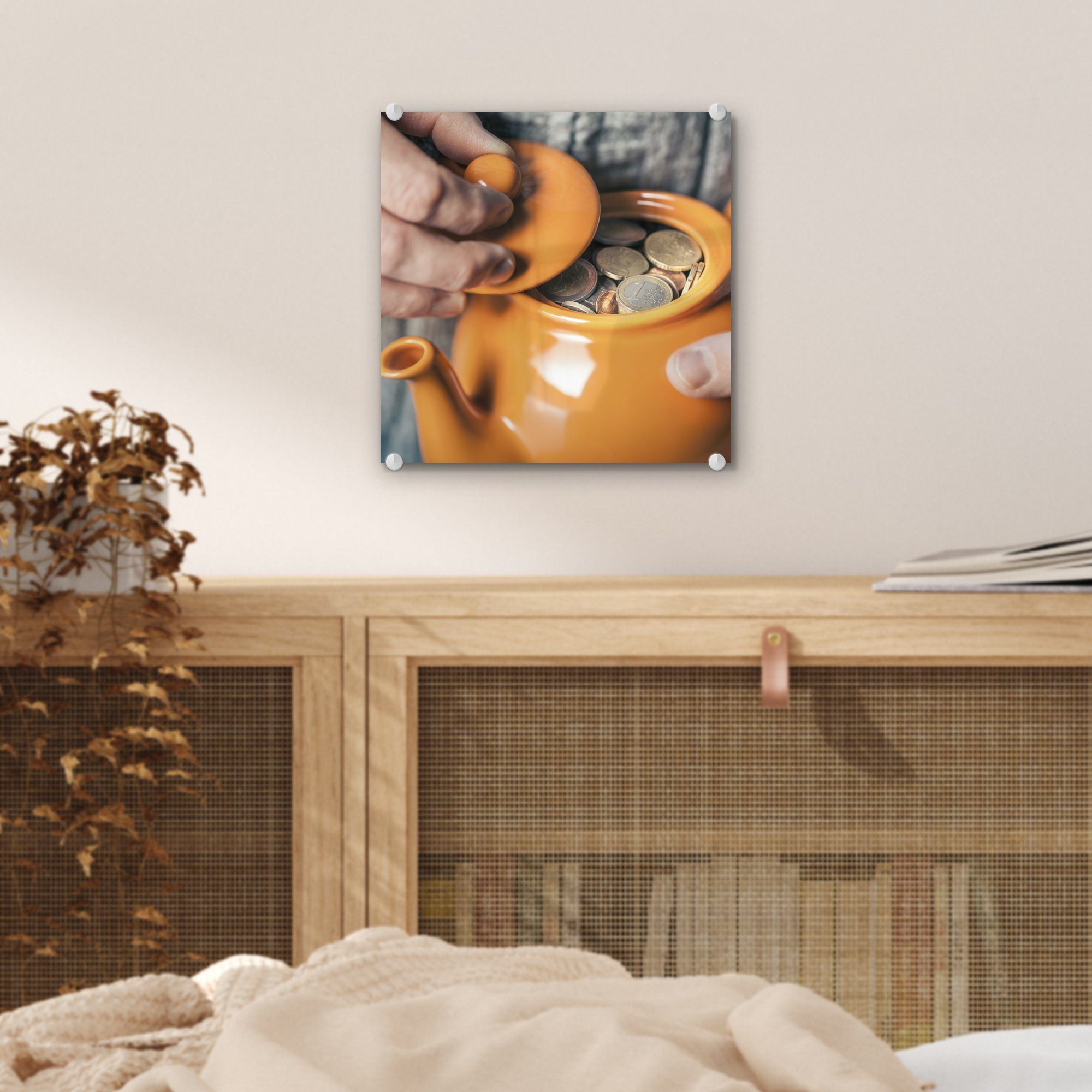 MuchoWow Acrylglasbild Orangefarbene Teekanne gefüllt Glas St), Glas Foto - - auf Wandbild - Bilder mit (1 auf Glasbilder Wanddekoration Münzen
