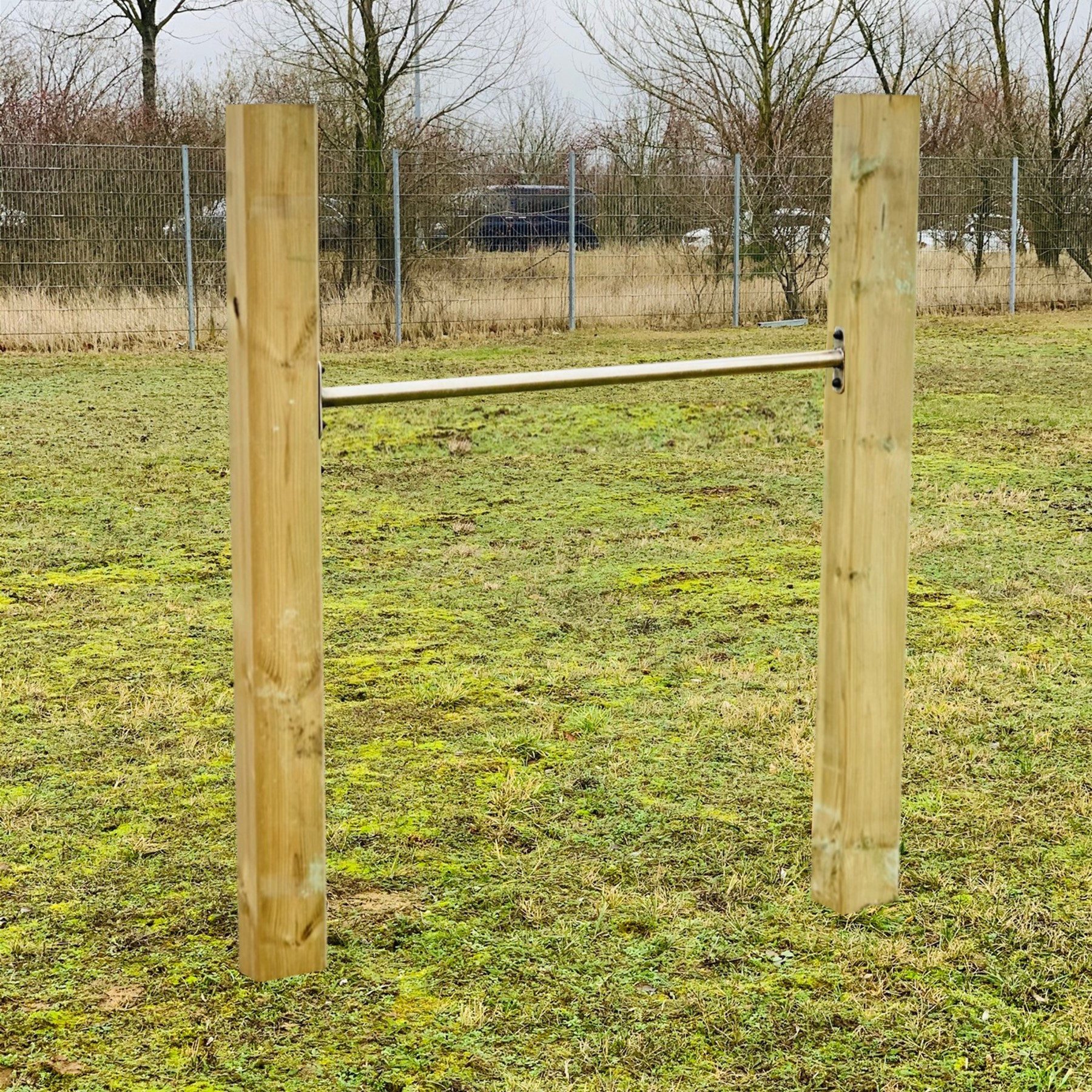 TikTakToo Turnreck Loggyland Turnreck 120 cm braun lasiert für Kinder, Höhenverstellbar, witterungsbeständig, robust, bis 100 kg belastbar