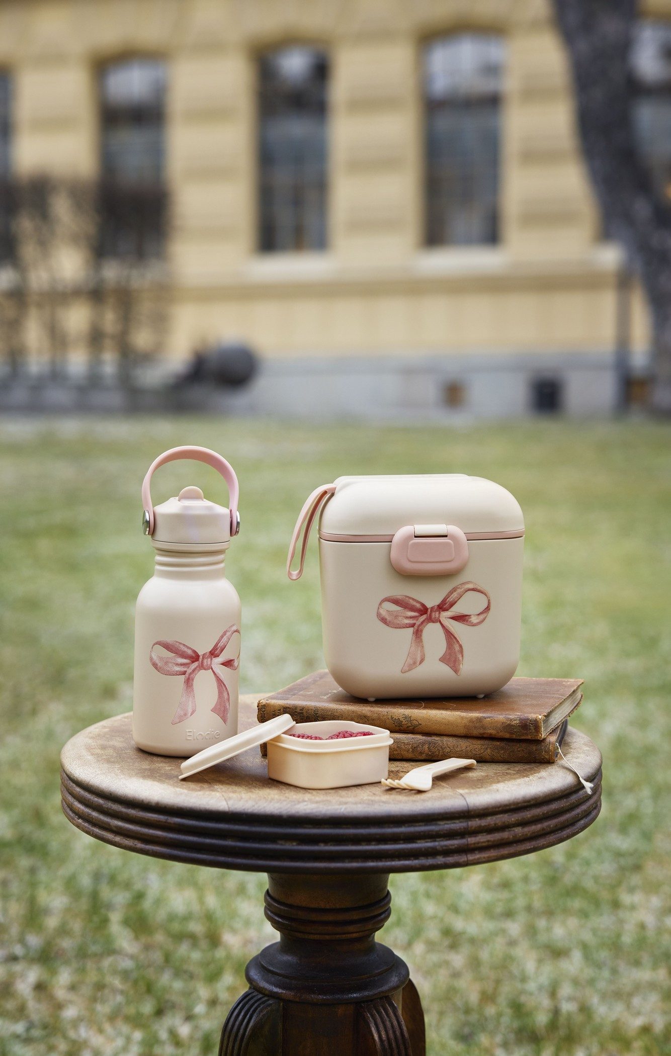 Elodie Lunchbox Elodie Details - Lunchbox Brotdose - Rosy Bow - 14x13,5x8,5 cm, Kunststoff, (Gabel im Deckel, Drei Behälter)