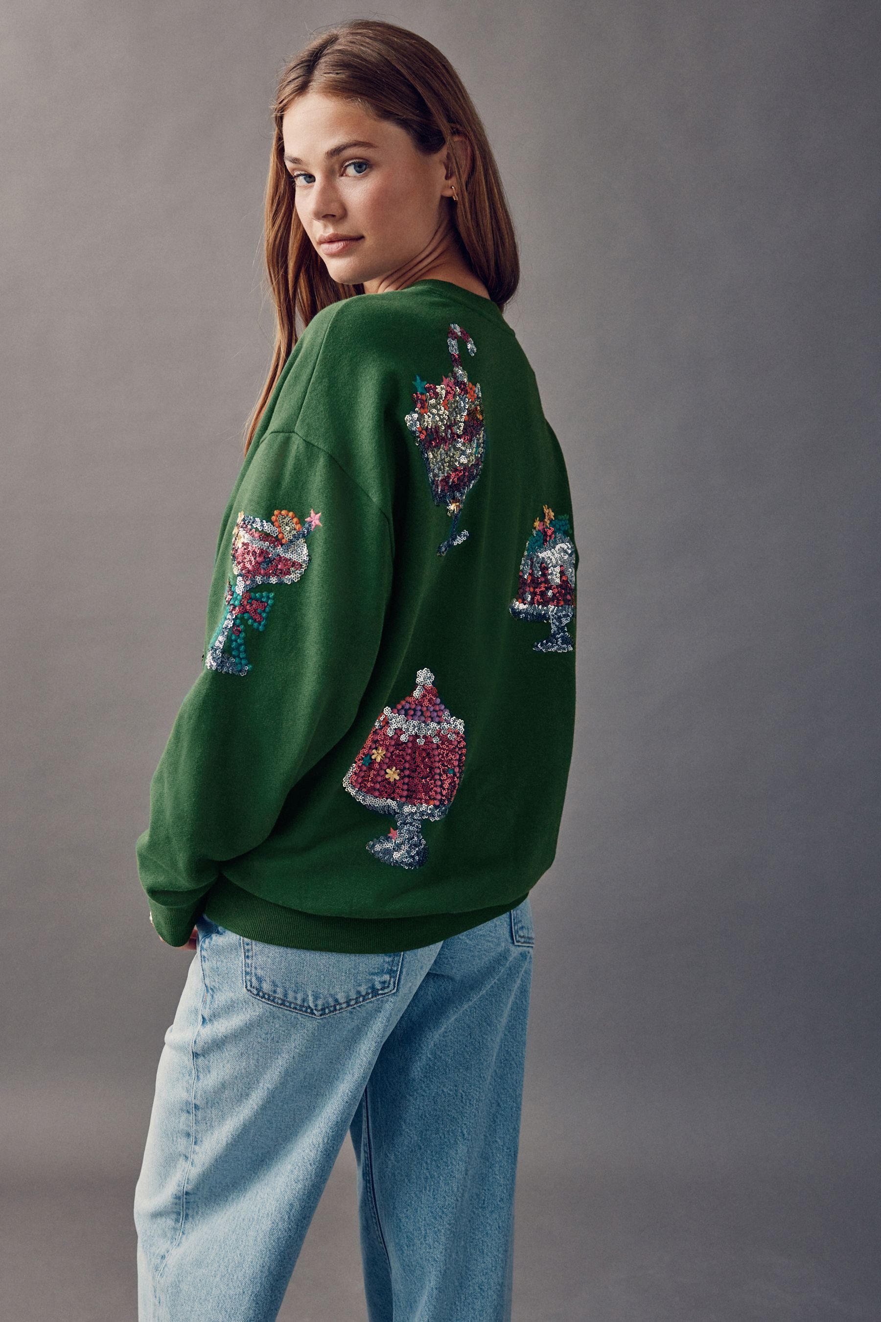Next Sweater Sweatshirt mit Grafik, Pailletten und Stickerei (1-tlg)