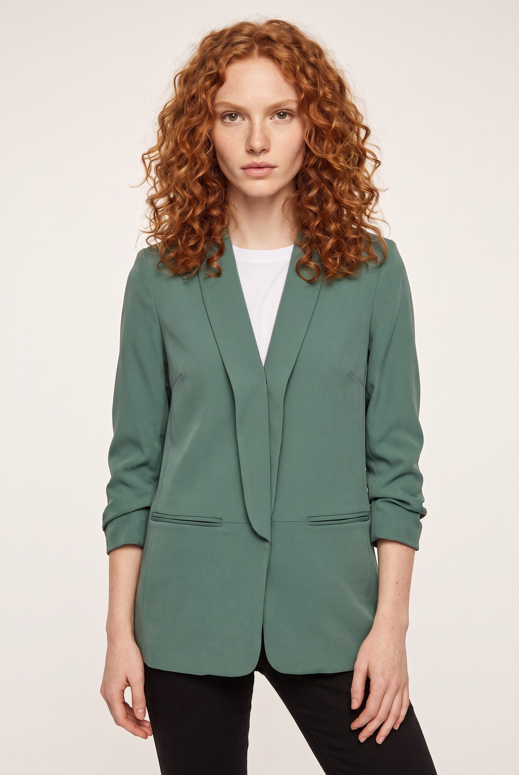 ONLY Kurzblazer ONLELLA – Femininer Blazer mit 3/4-Ärmeln und Raffung regular fit, casual, Web, Kunstfaser, V-Ausschnitt