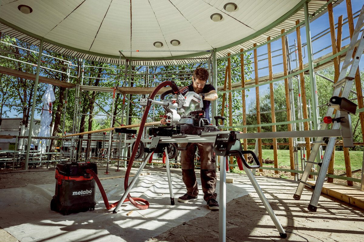 metabo Akku-Kapp-Gehrungssäge KGS 18 LTX BL 254, Kappsäge Ohne Akku im Karton