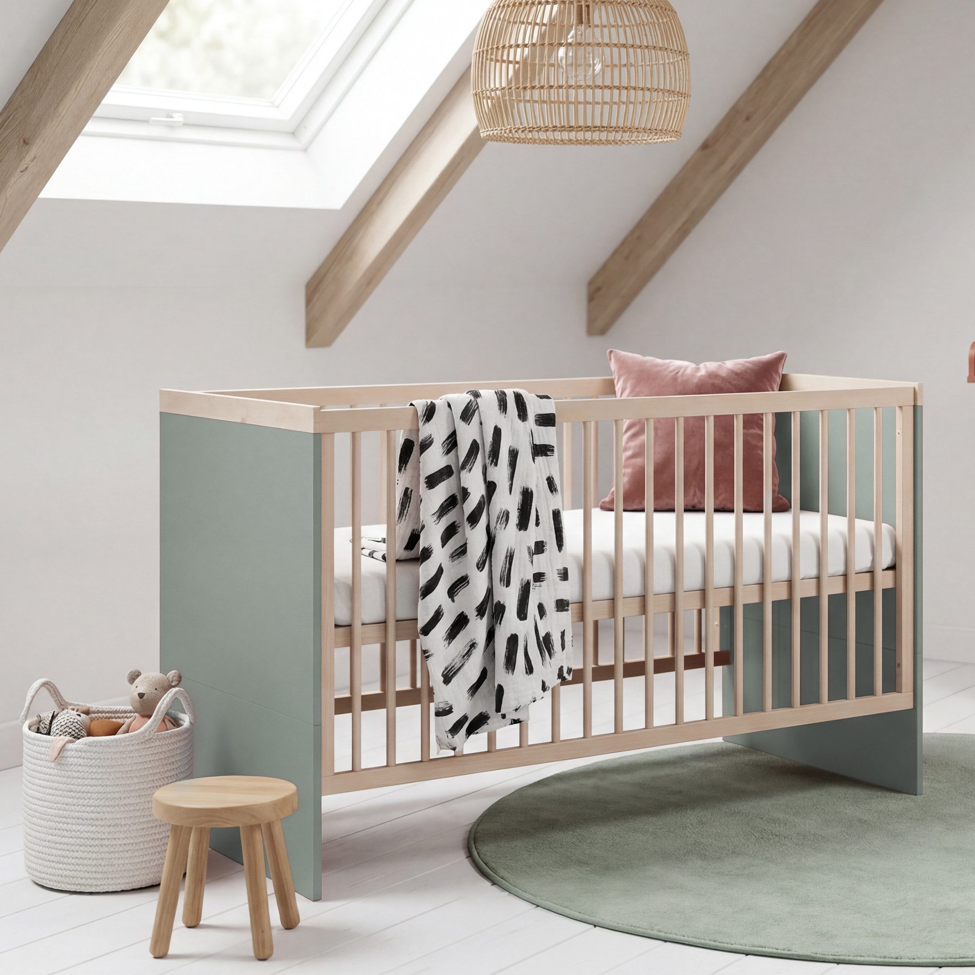 roba® Babybett Jimmy 70 x 140 cm Liegefläche - aus Holz - Made in Europe, Blauer Engel - 3- fach Höhenverstellbar - Umbaubar - 3 Schlupfsprossen