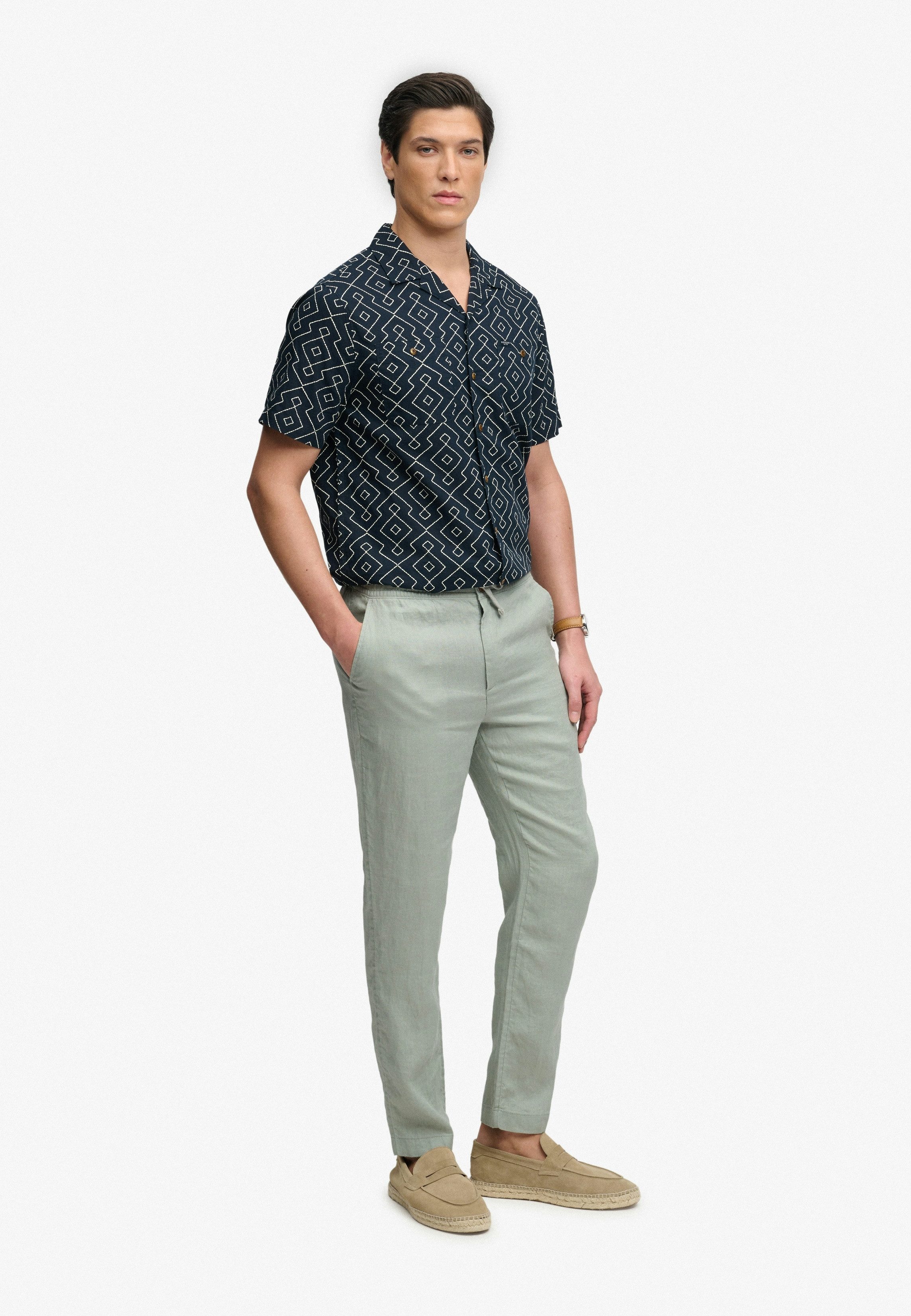 Superdry Leinenhose MERCHANT LINEN PANT aus Leinen, Regular Fit, mit Reißverschluss – Bild 4 von 5