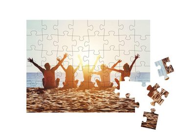 puzzleYOU Puzzle Urlaubsfeeling: Mit Freunden am Strand, 48 Puzzleteile, puzzleYOU-Kollektionen Erotik