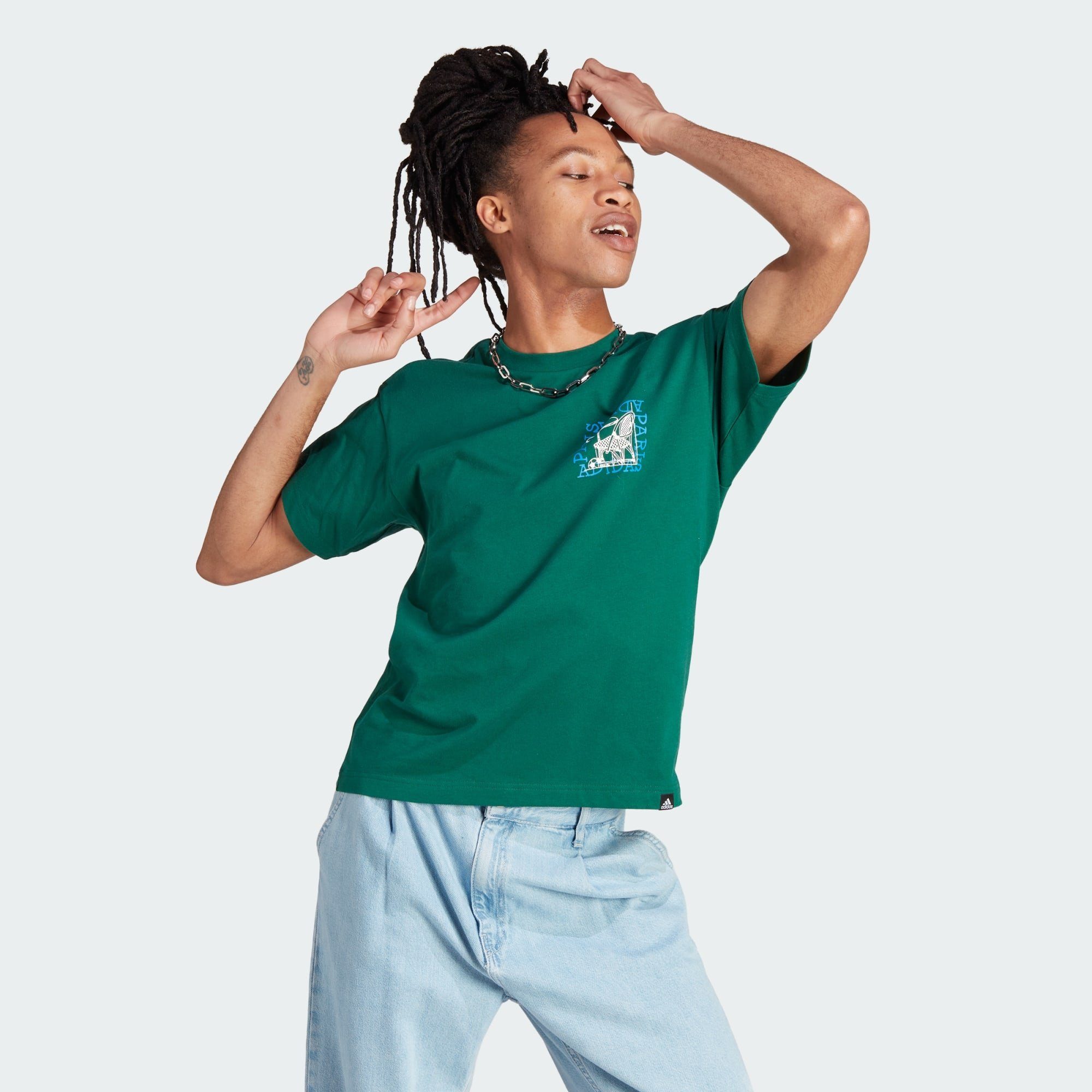 adidas Sportswear T-Shirt ADIDAS GRAPHIC T-SHIRT – GENDERNEUTRAL, Dieses  Model ist 189 cm groß und trägt Größe XS.