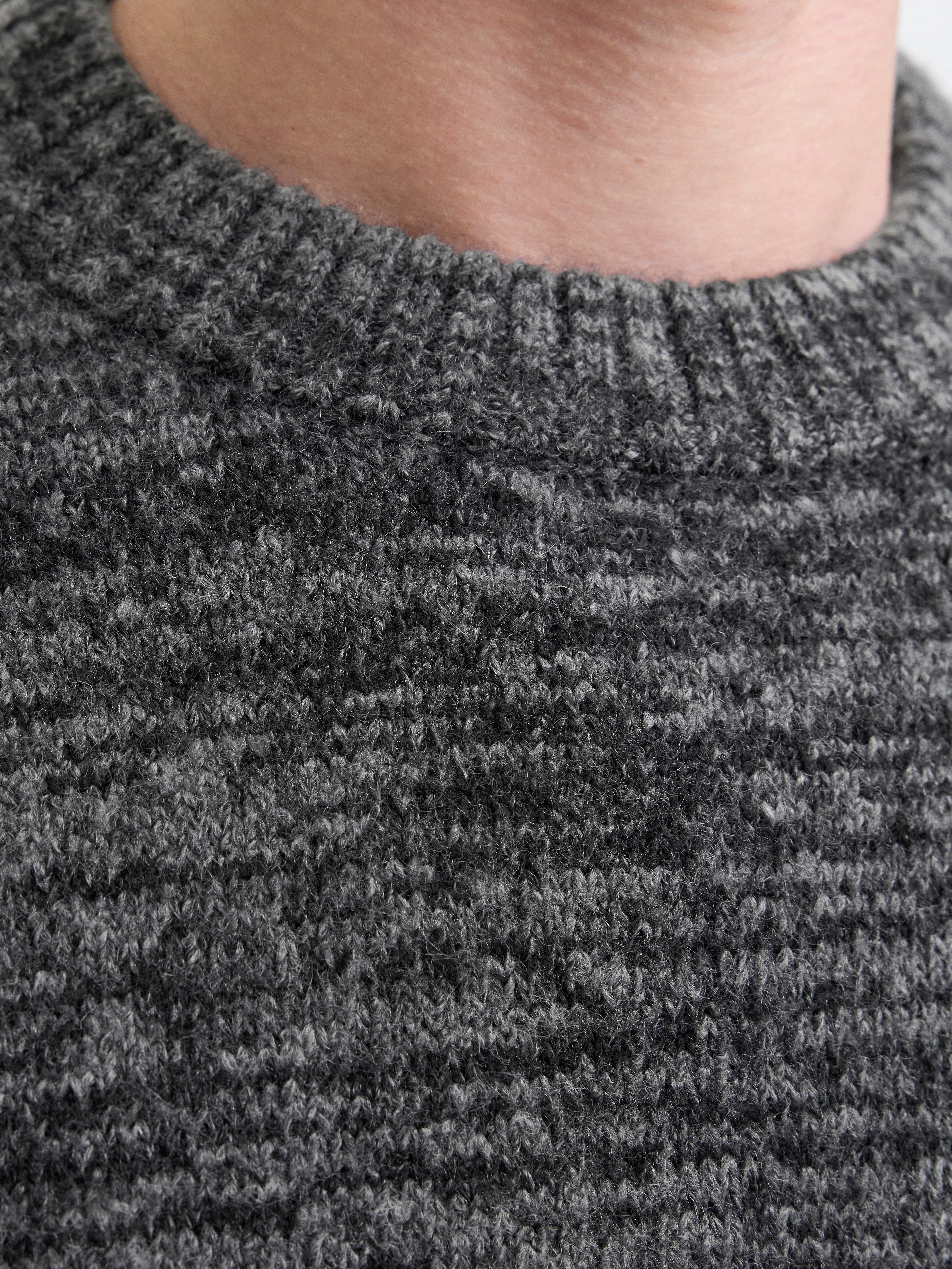 Jack & Jones Rundhalspullover JJESOHO OLLIE KNIT CREW NECK SN Materialmix, relaxed fit